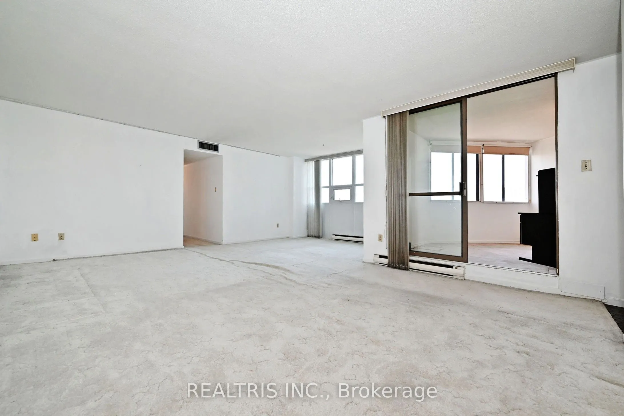 2323 Confederation Parkway #807