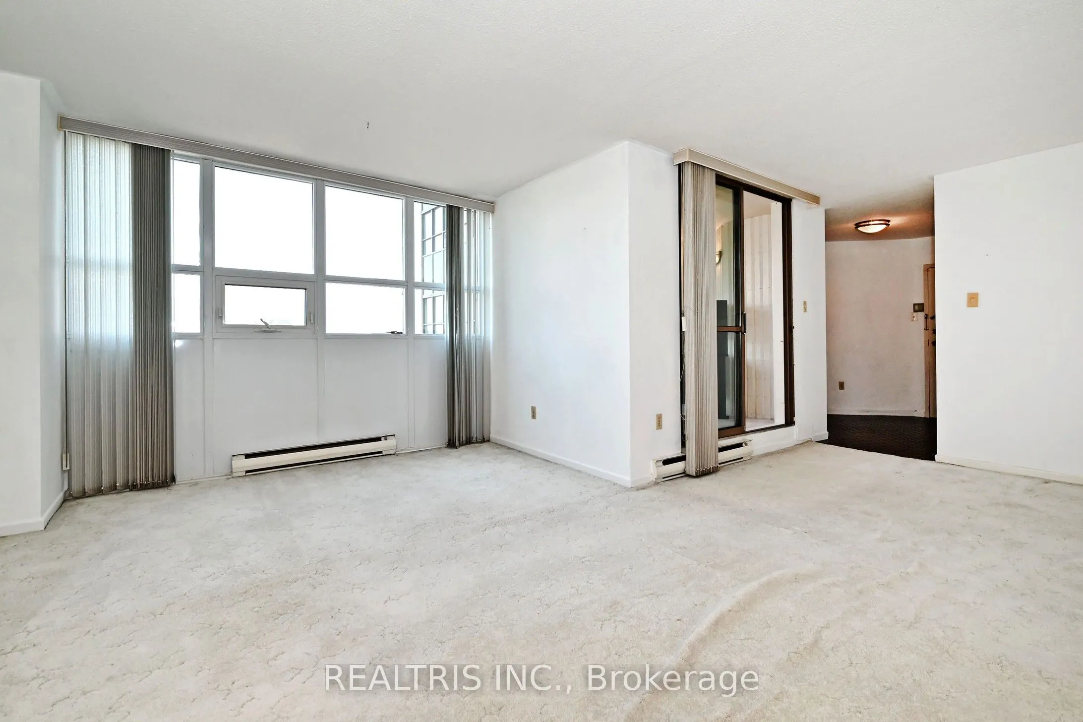 2323 Confederation Parkway #807
