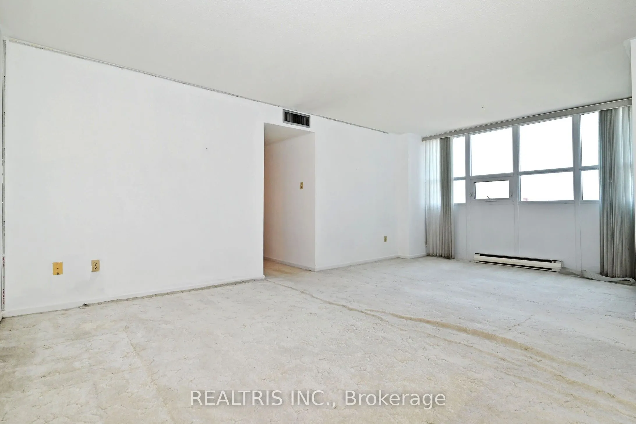 2323 Confederation Parkway #807