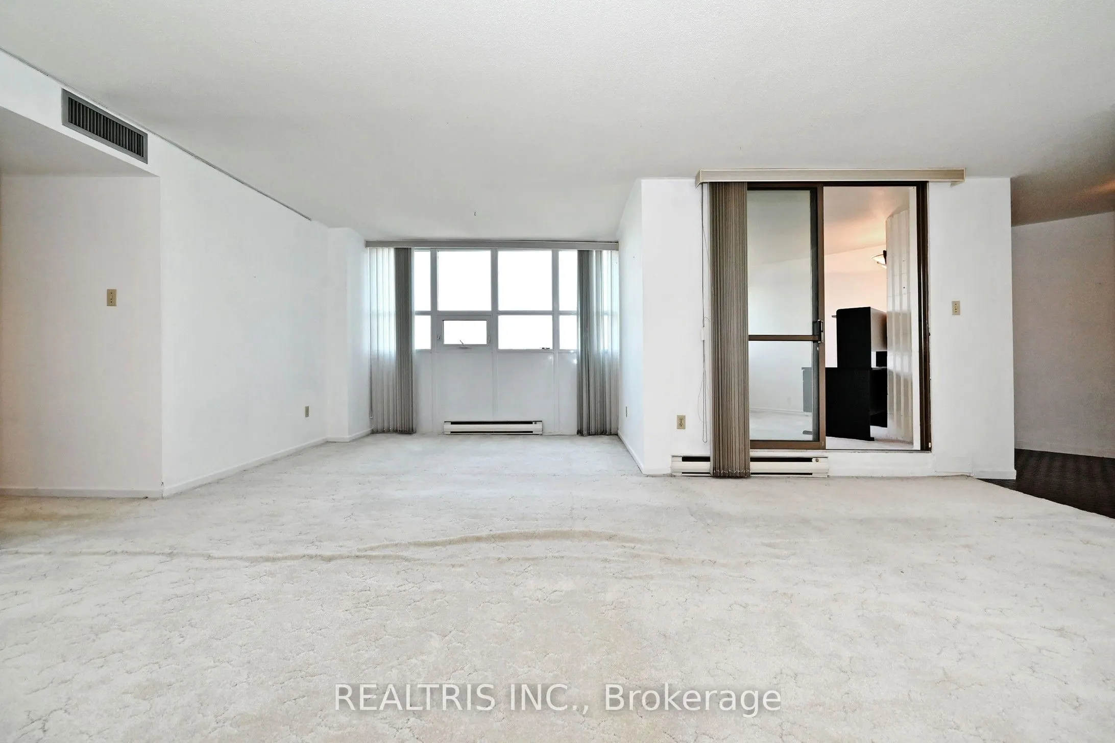 2323 Confederation Parkway #807
