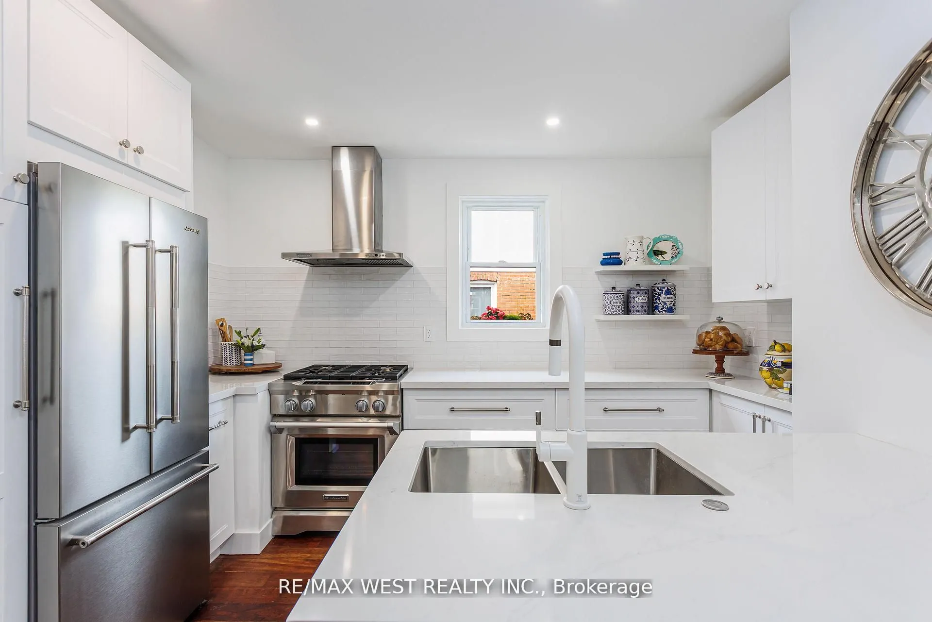 12 Brentwood Road S