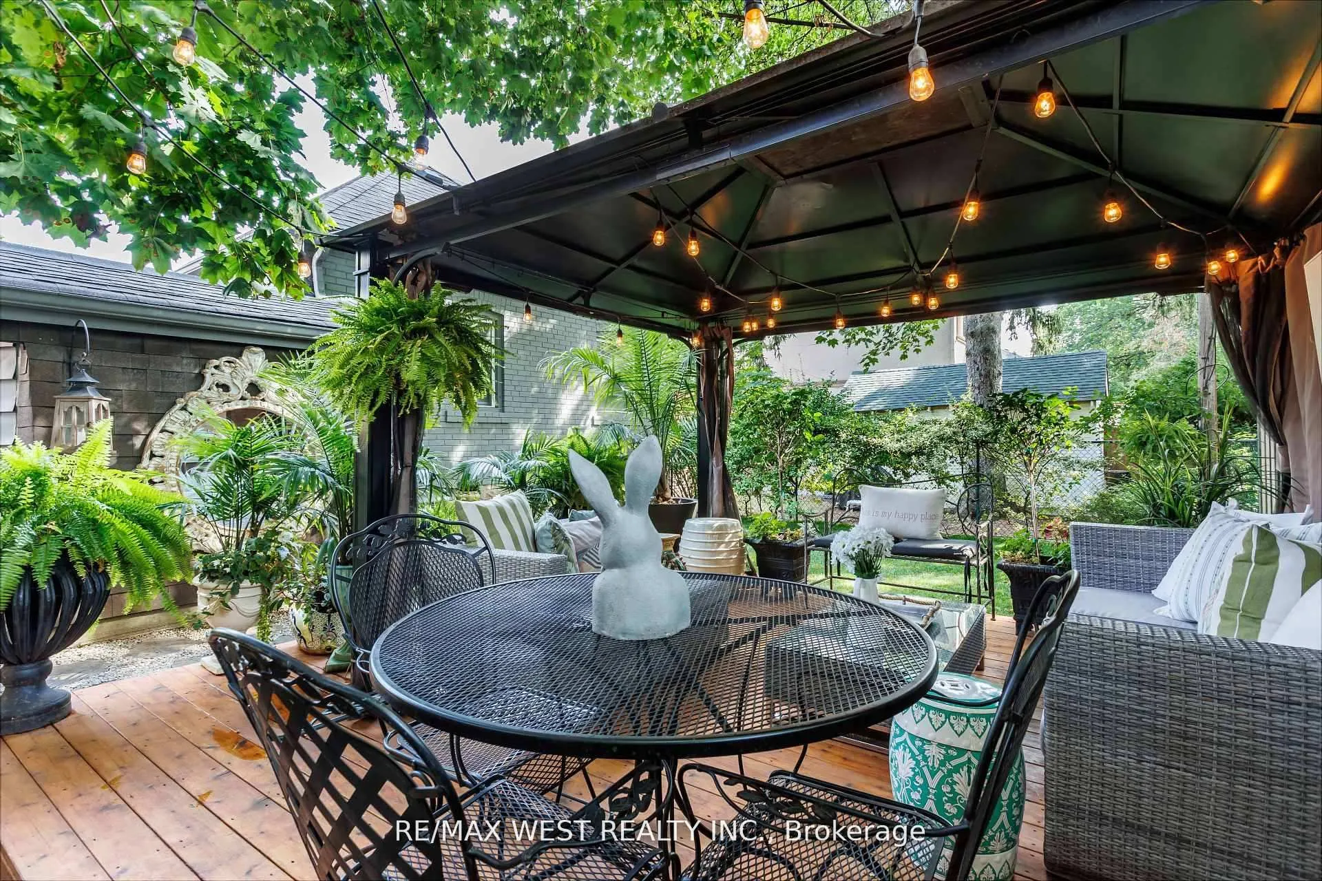 12 Brentwood Road S