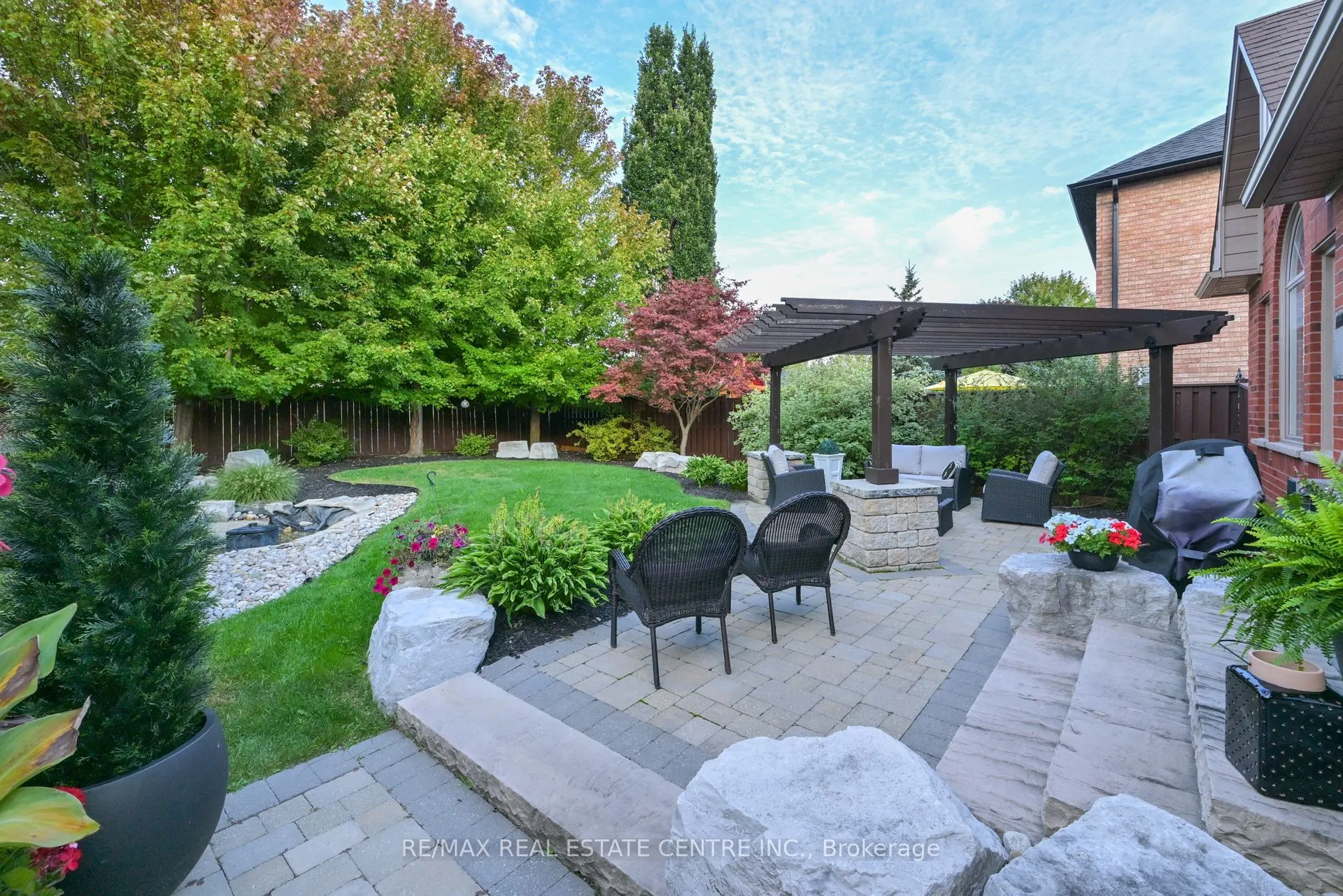 96 Lauchlin Crescent