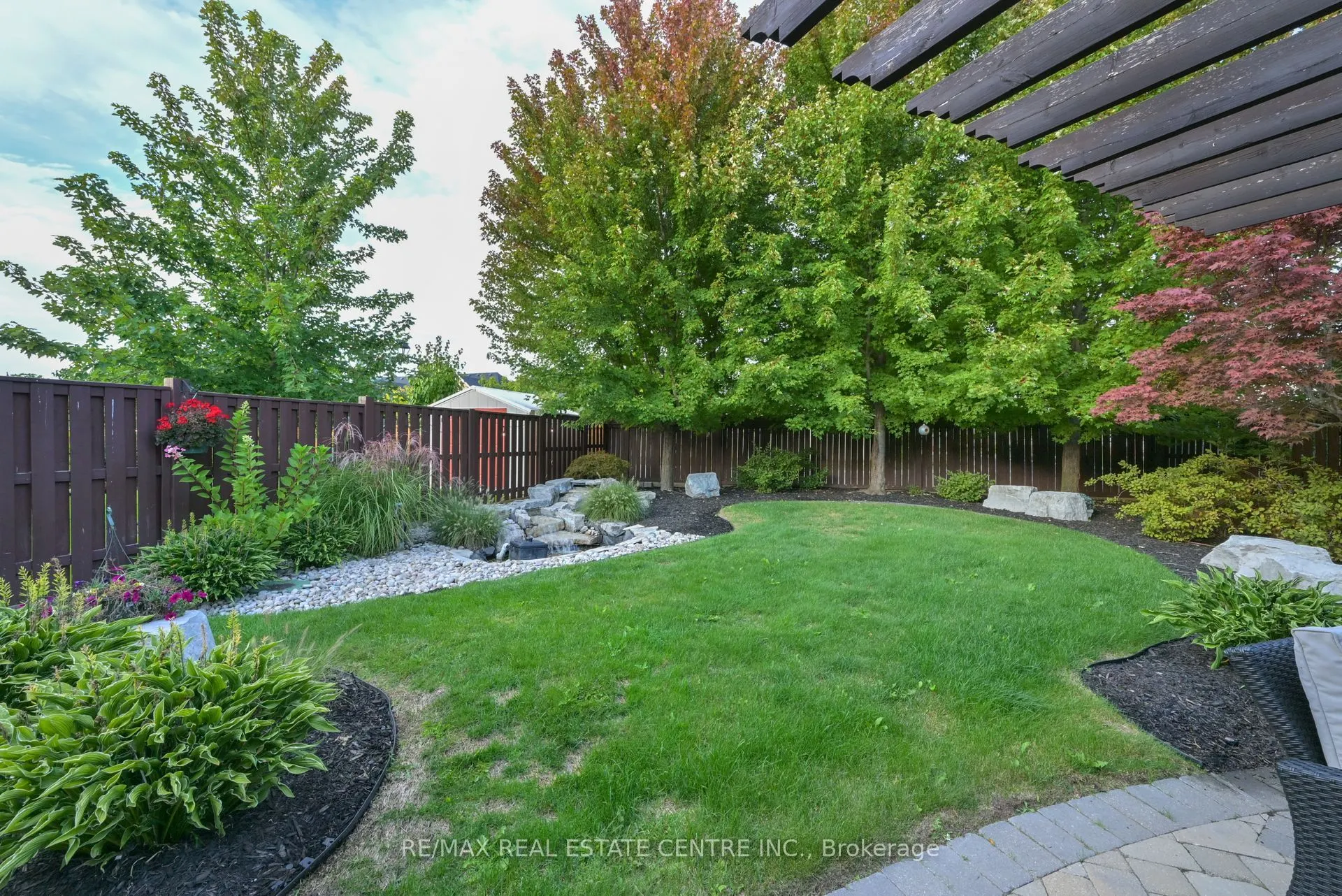 96 Lauchlin Crescent