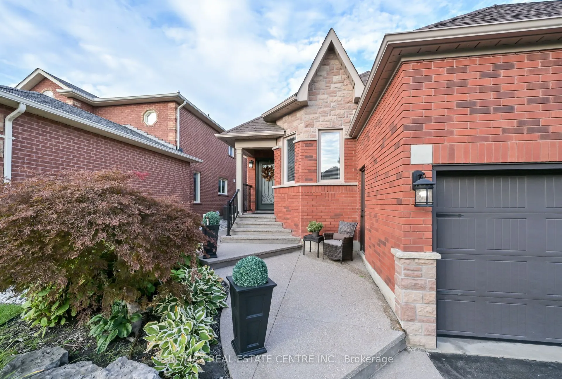 96 Lauchlin Crescent