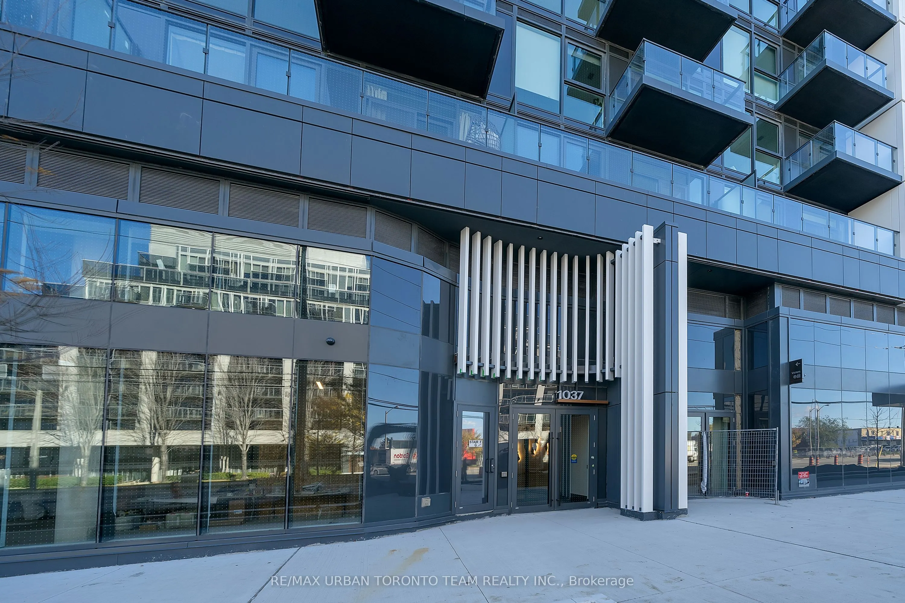 1037 The Queensway #524
