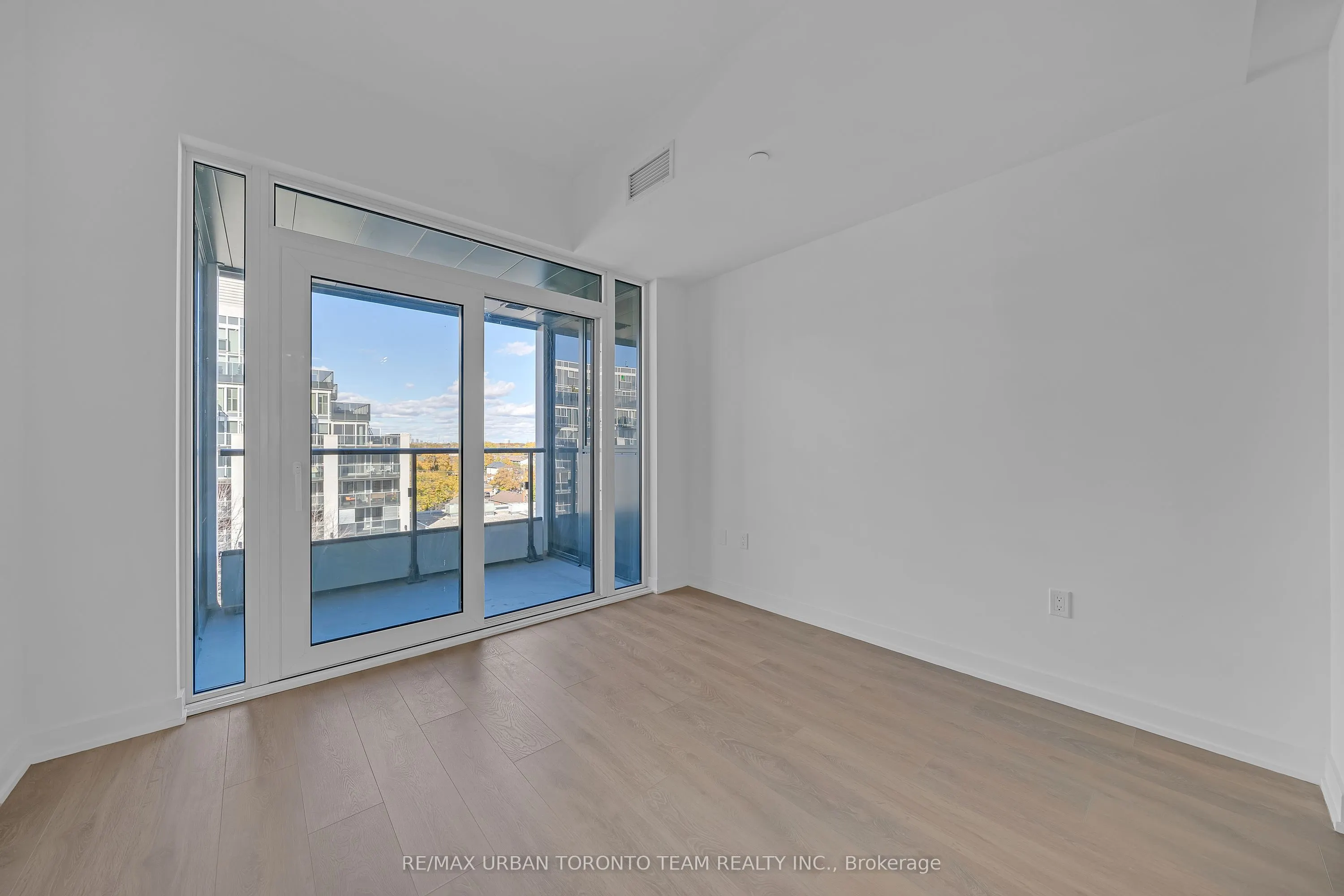 1037 The Queensway #524