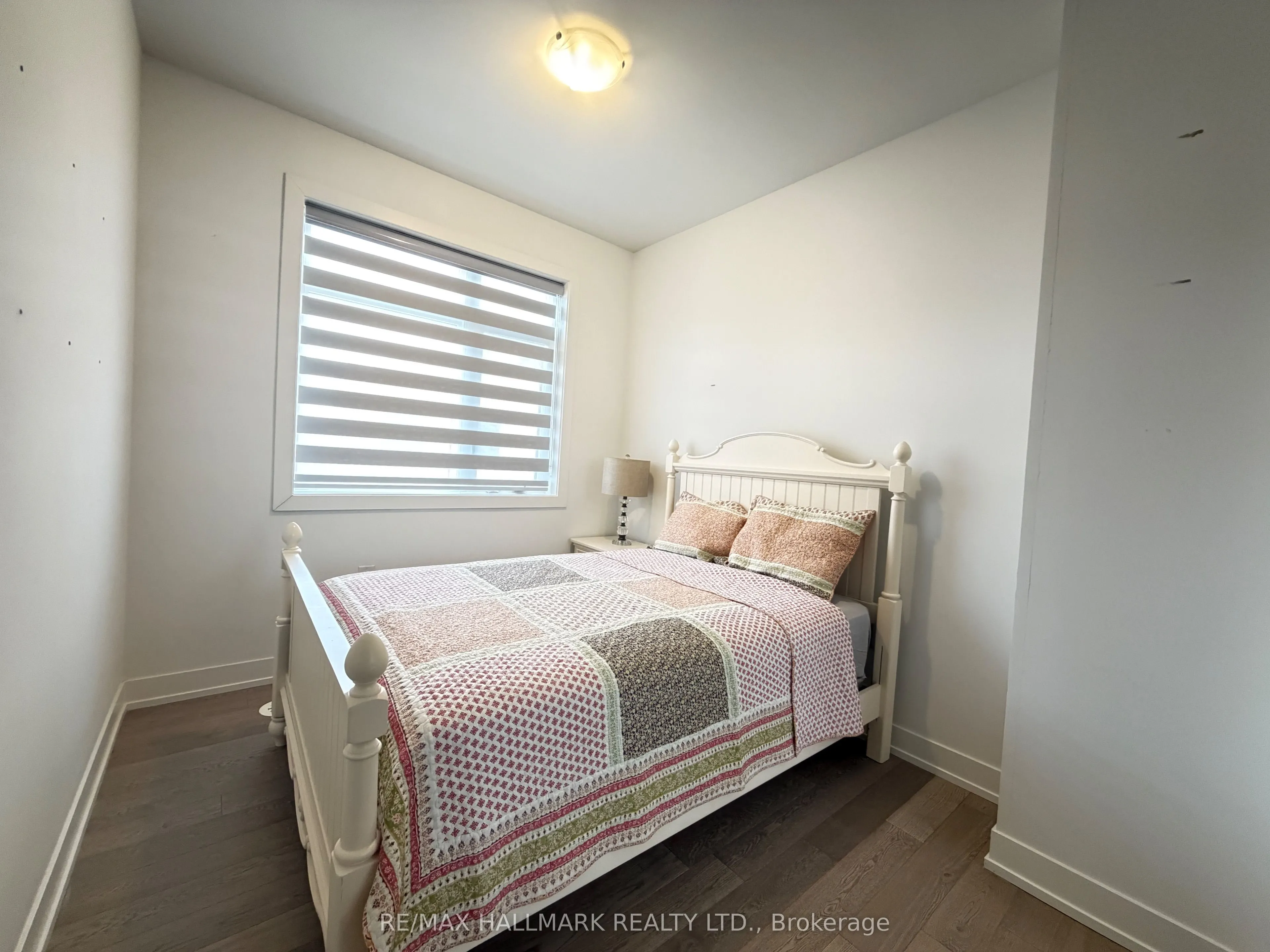 1085 Douglas Mccurdy Common #216