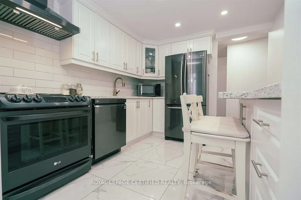 145 Hillcrest Avenue #1907