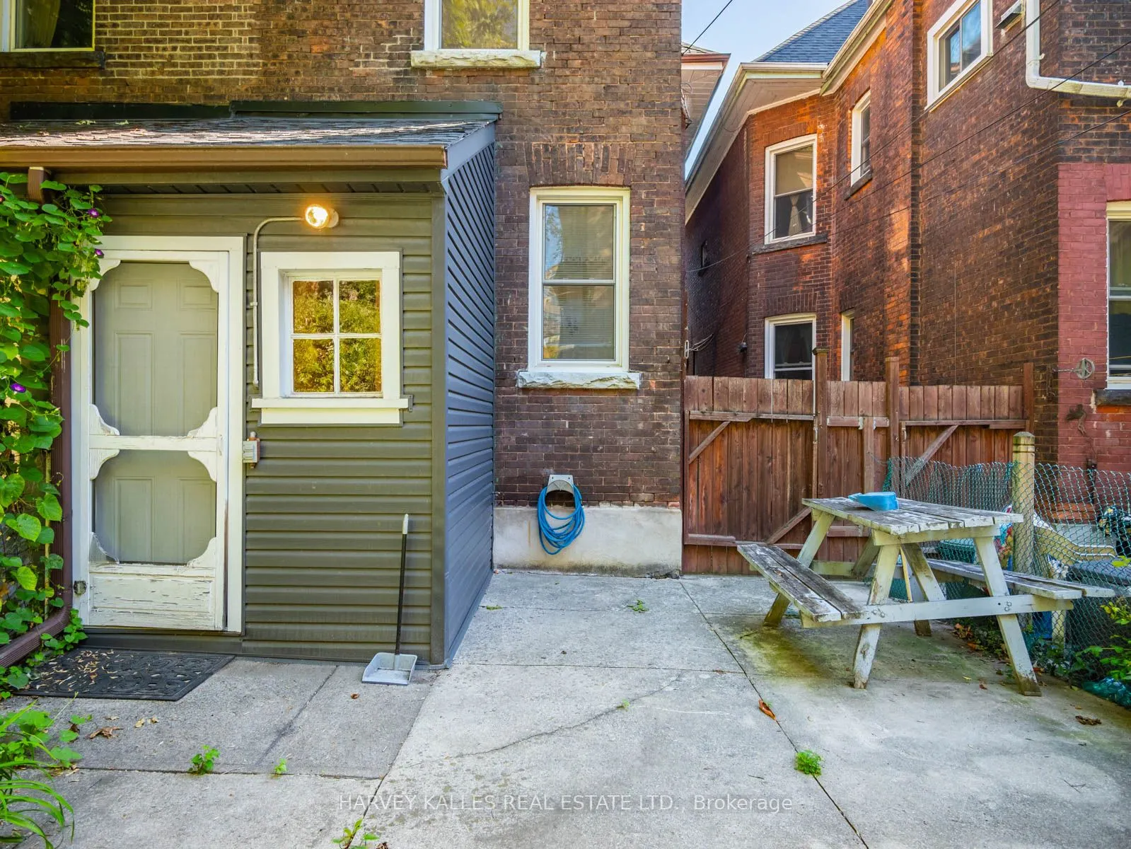 132 Close Avenue