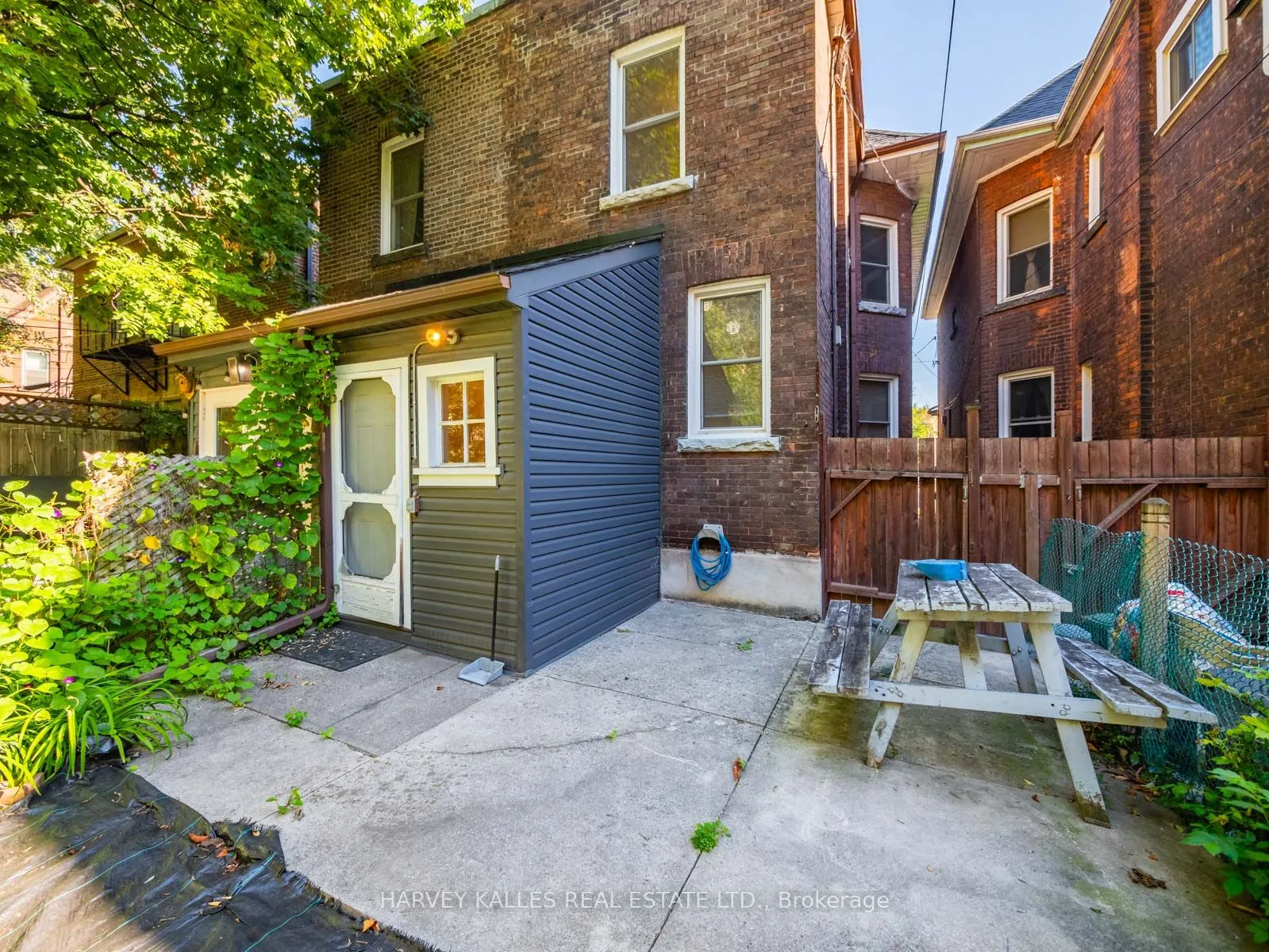 132 Close Avenue