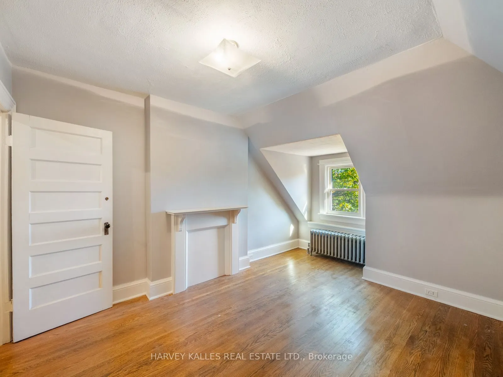 132 Close Avenue
