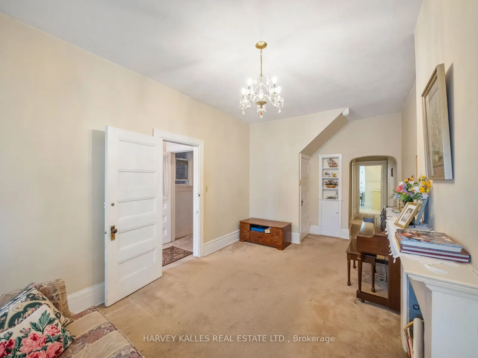 132 Close Avenue