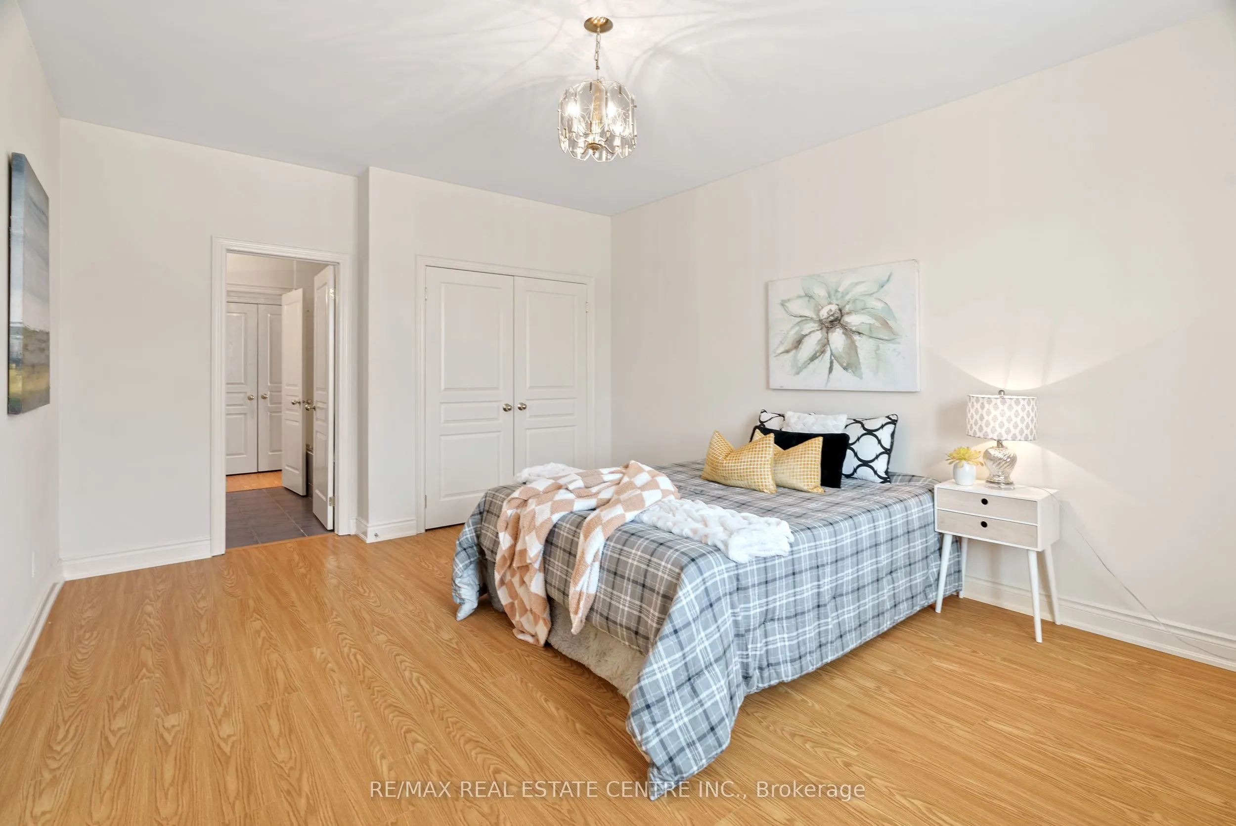 645 Cranleigh Court