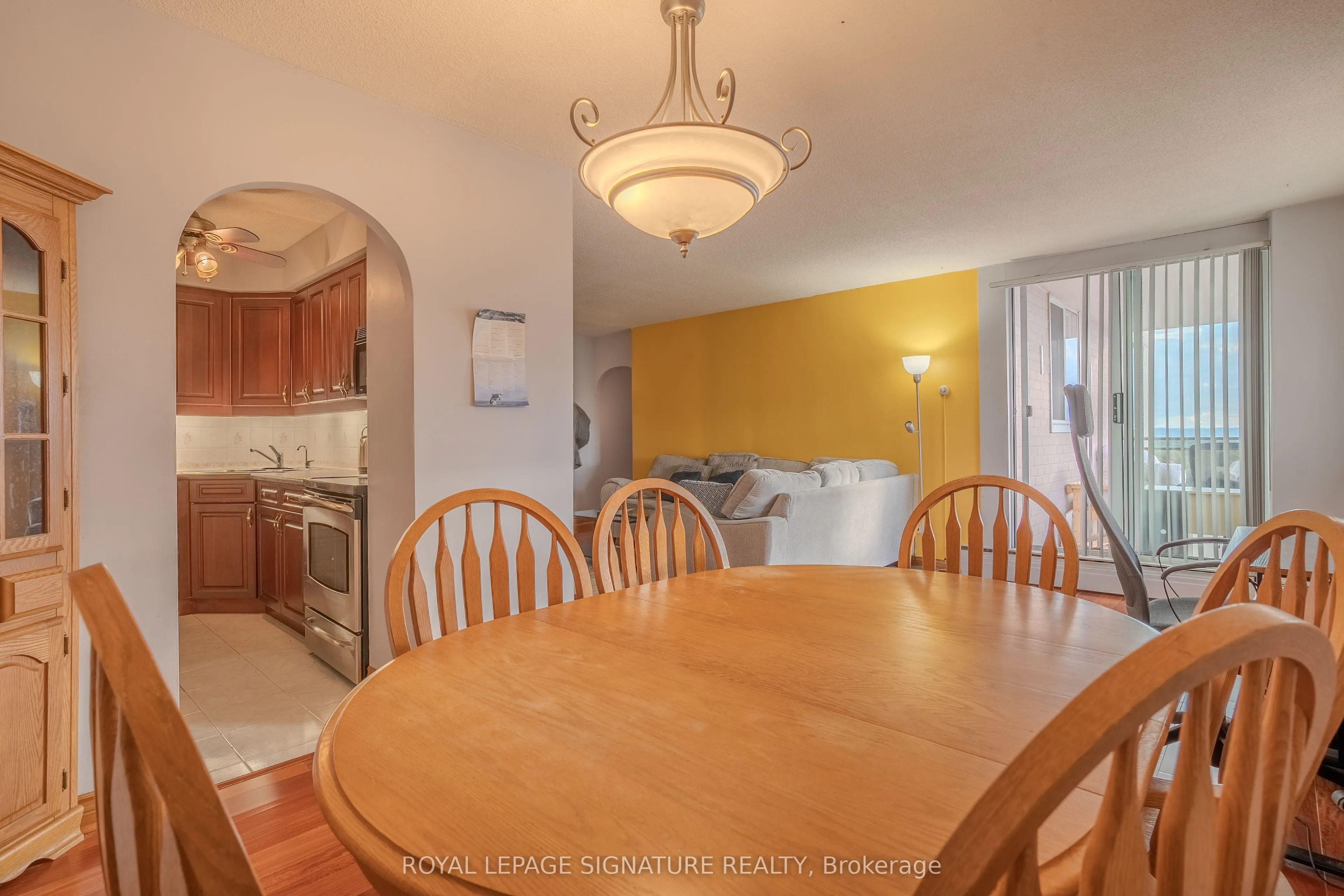 975 Warwick Court #1608
