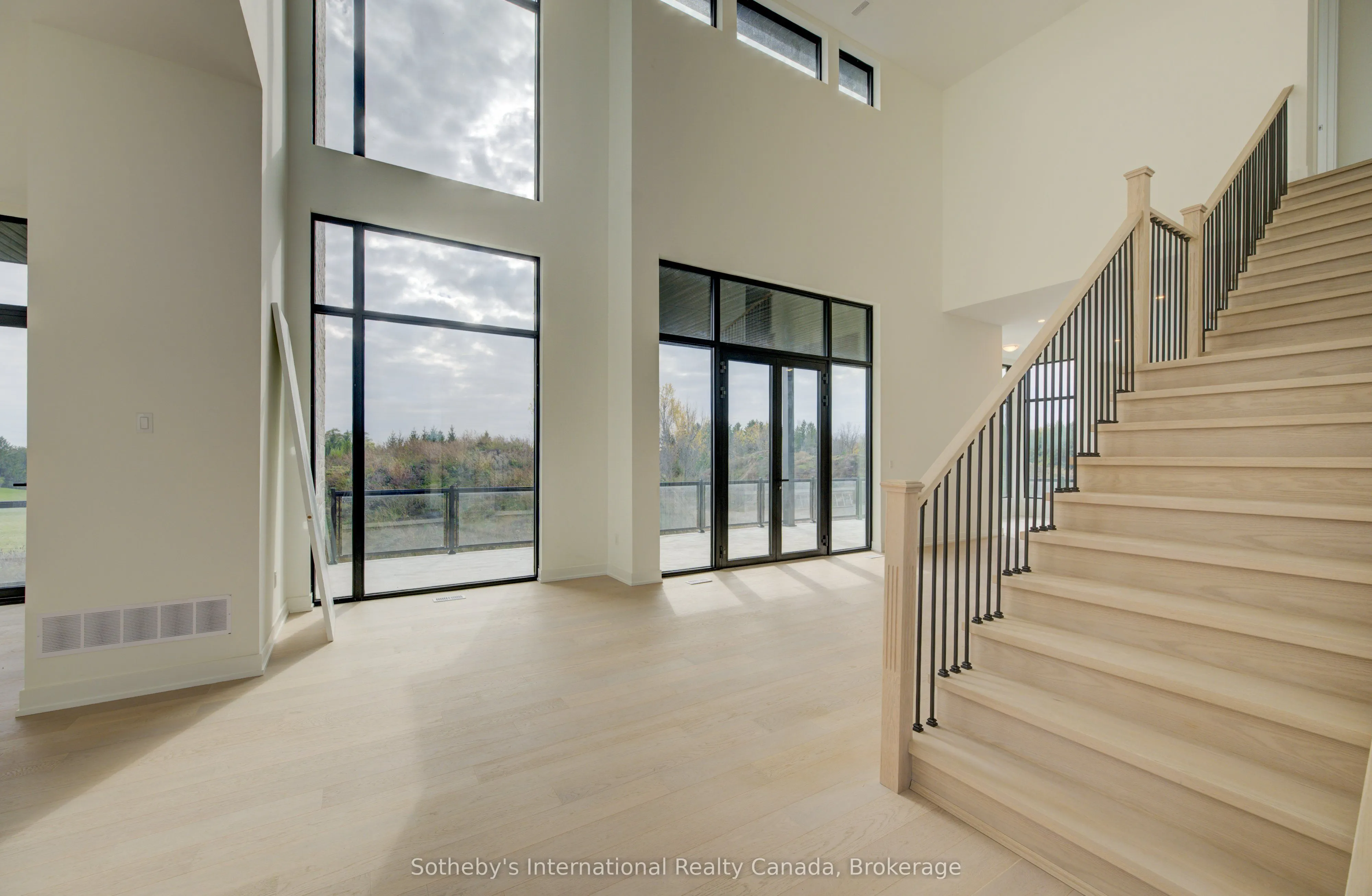 6 Sugarbush Court
