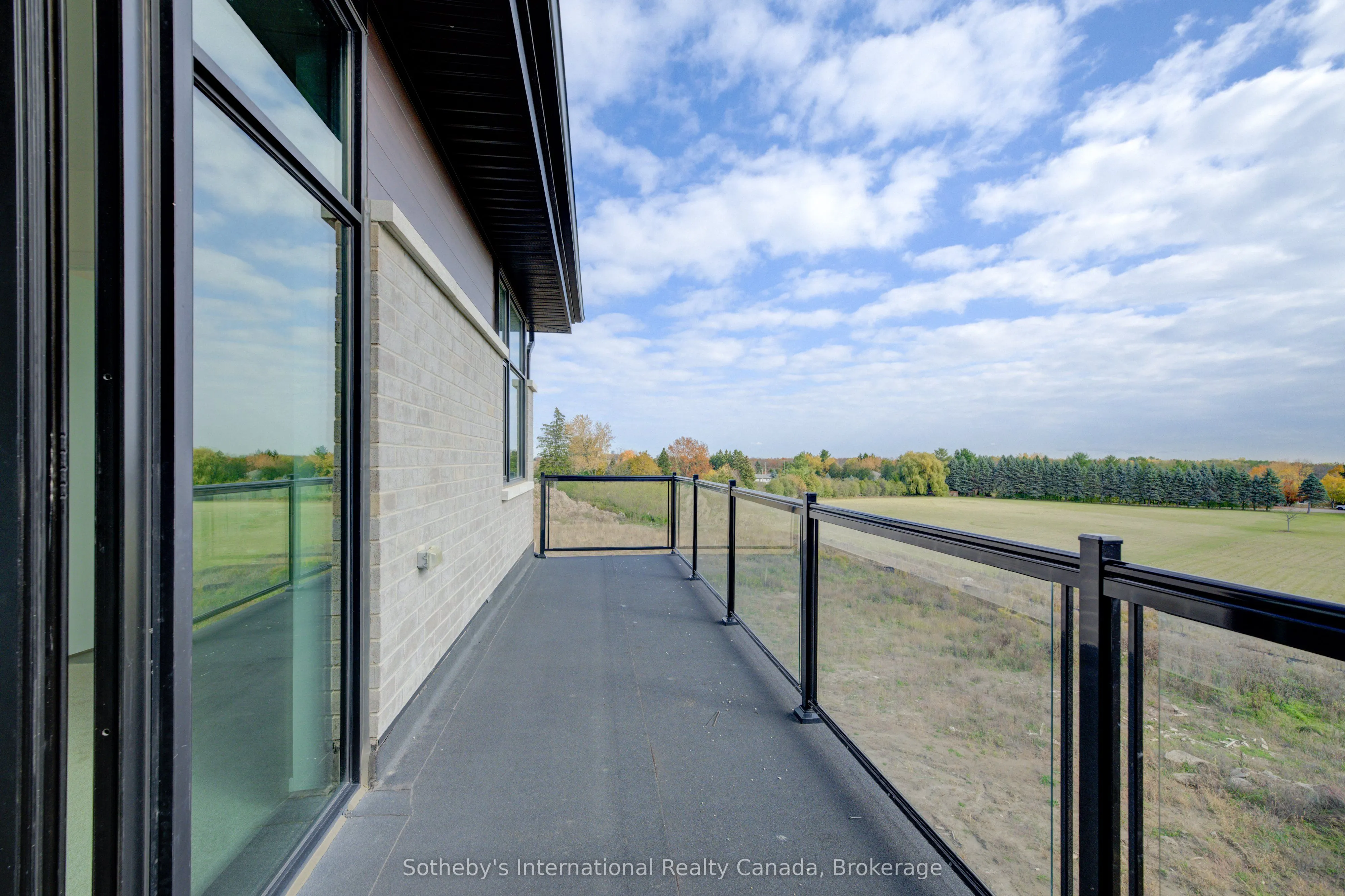 6 Sugarbush Court