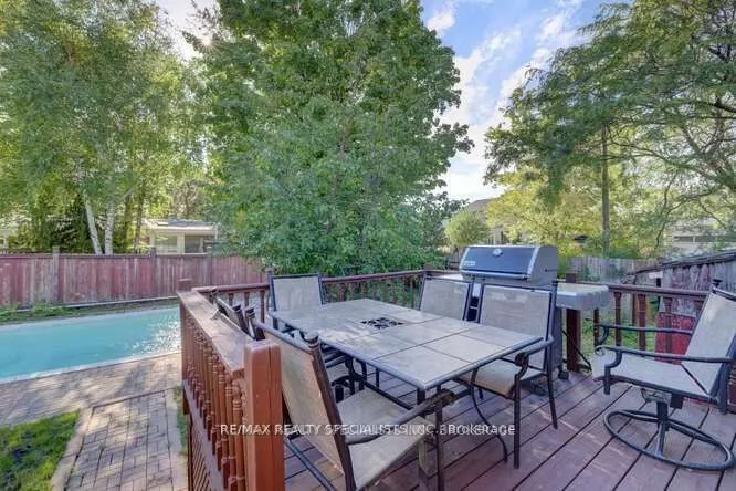 2220 Springfield Court