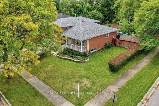 2220 Springfield Court