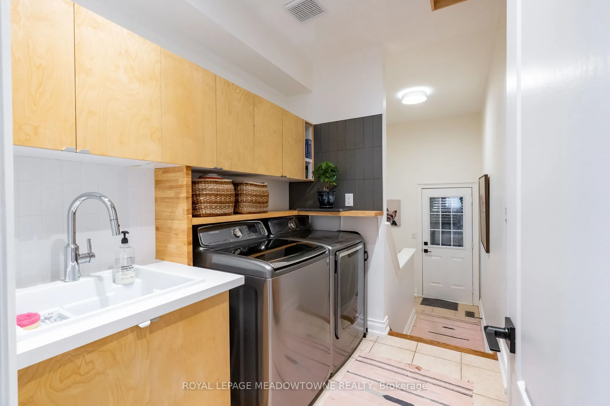26 Emperor Drive