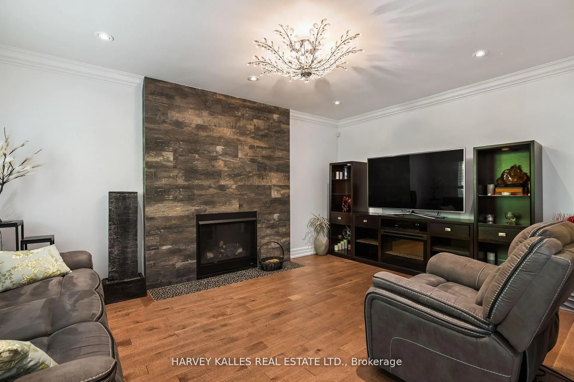1268 Cermel Drive W