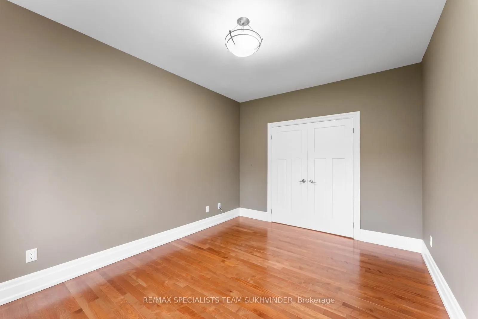 7 Golfdale Court