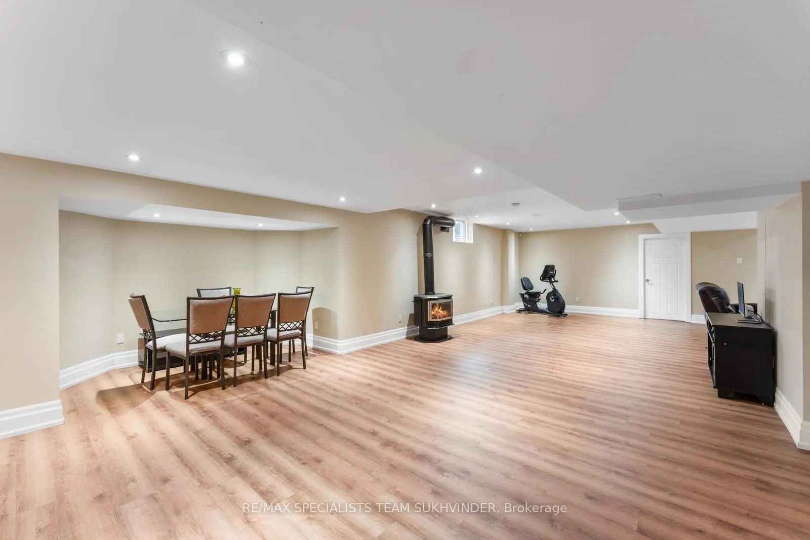 7 Golfdale Court