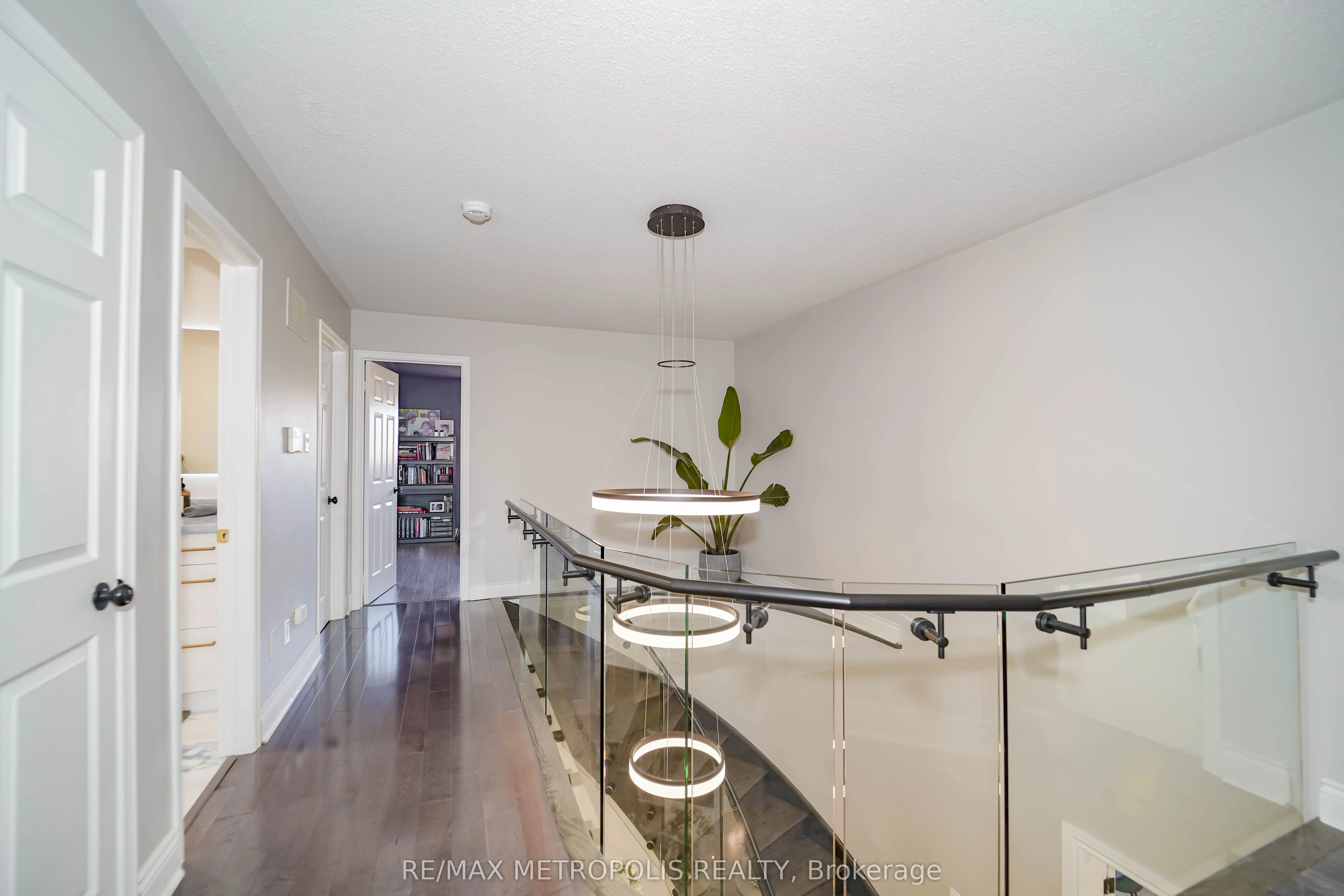 4392 Grassland Crescent