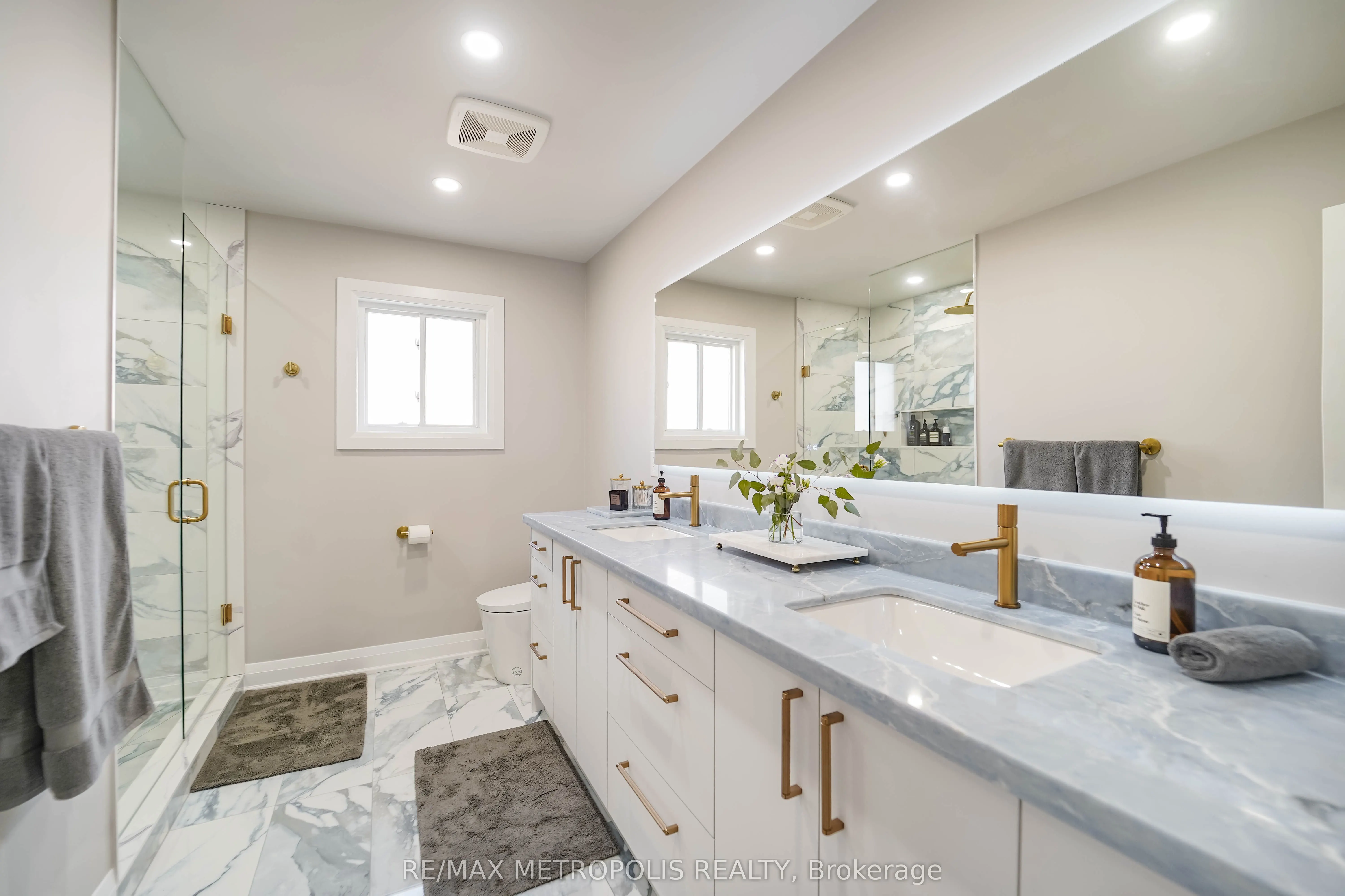 4392 Grassland Crescent