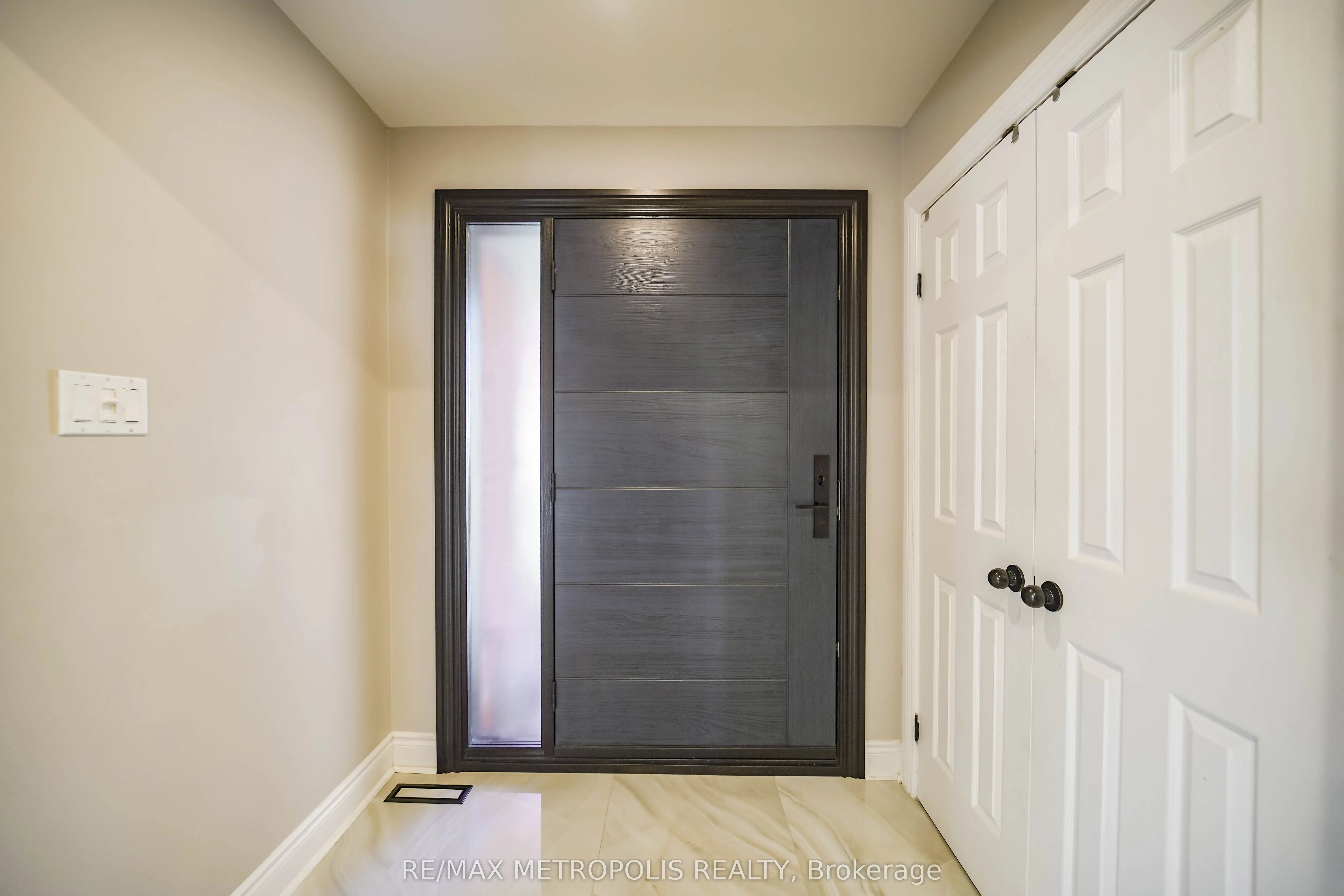 4392 Grassland Crescent