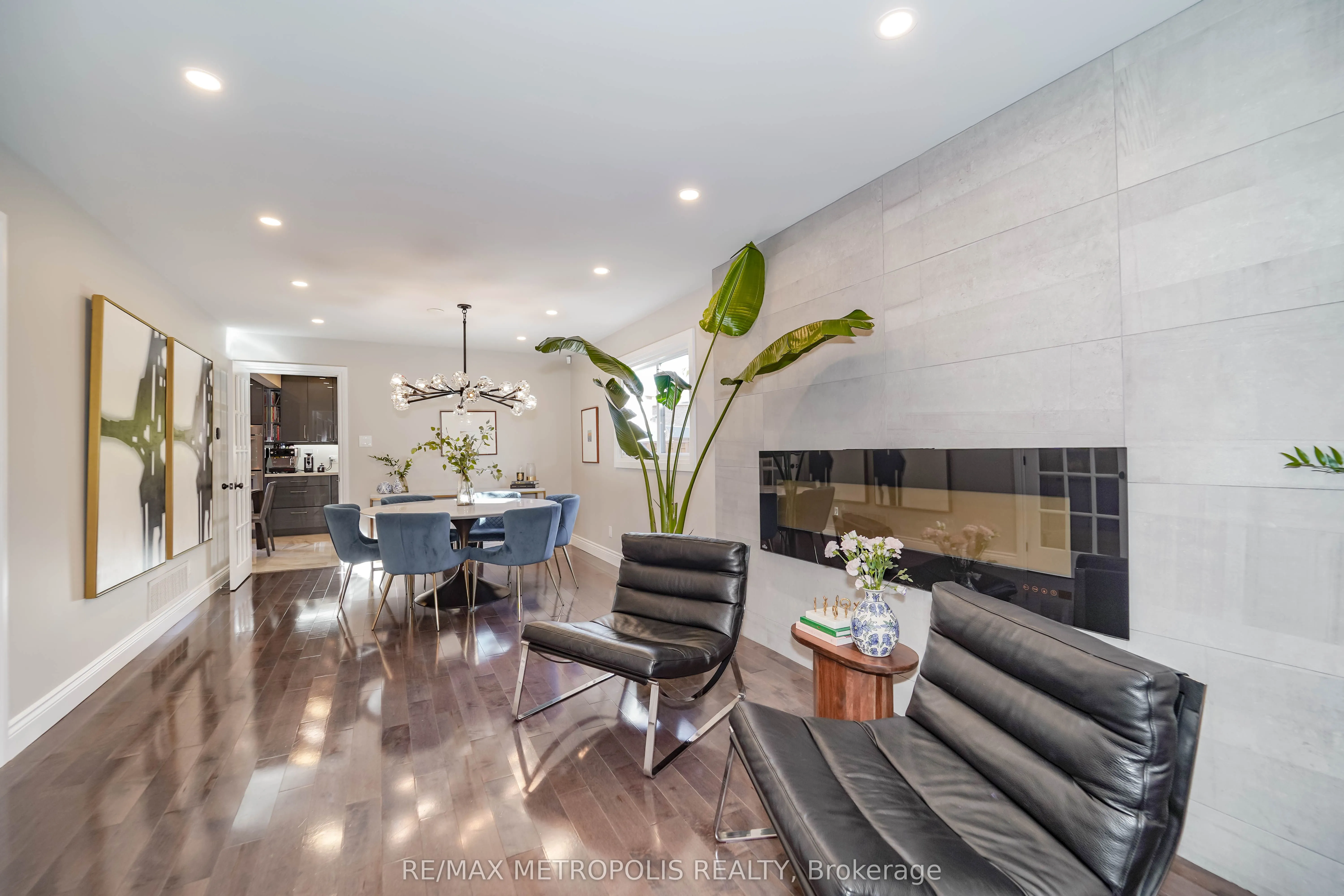 4392 Grassland Crescent