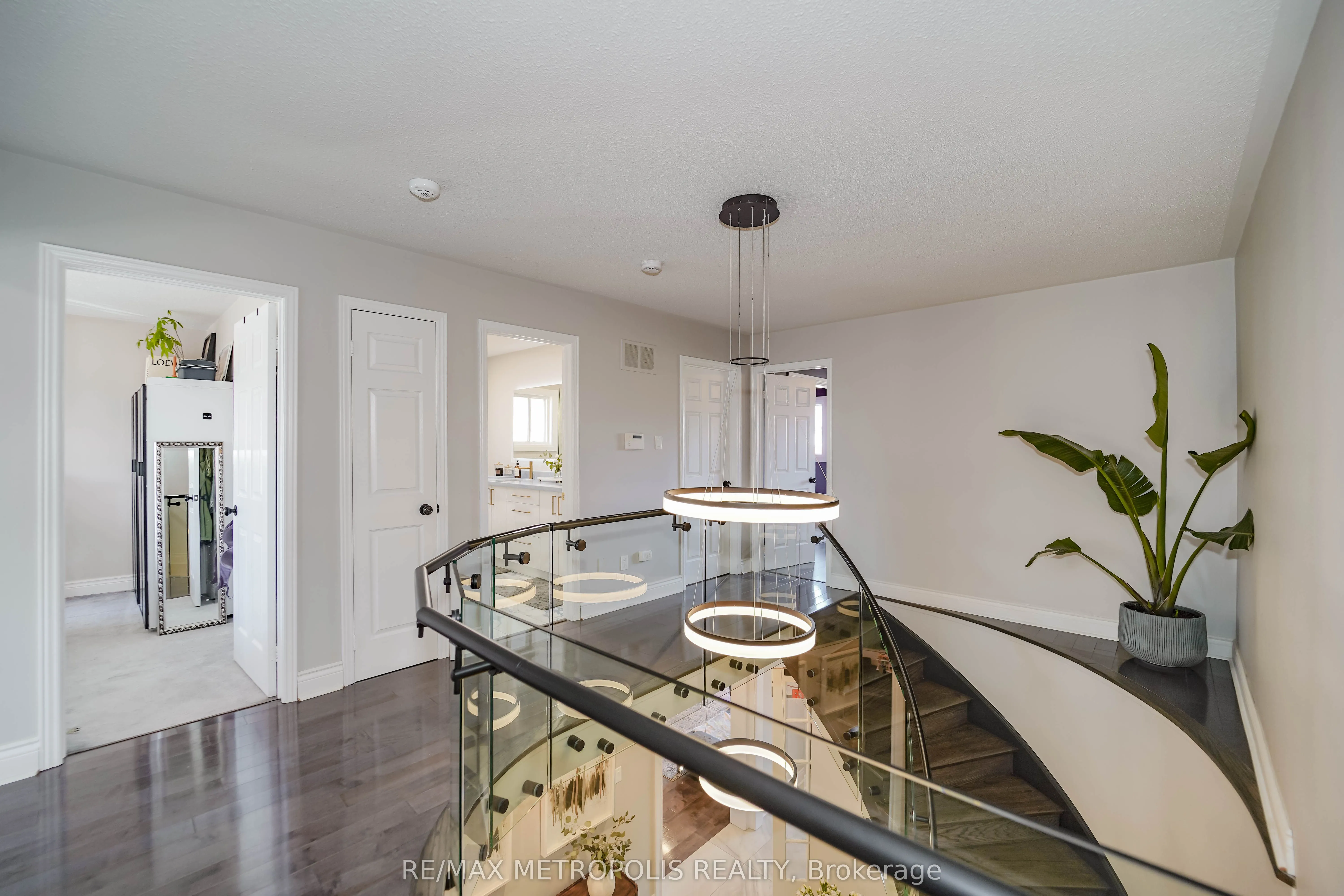 4392 Grassland Crescent