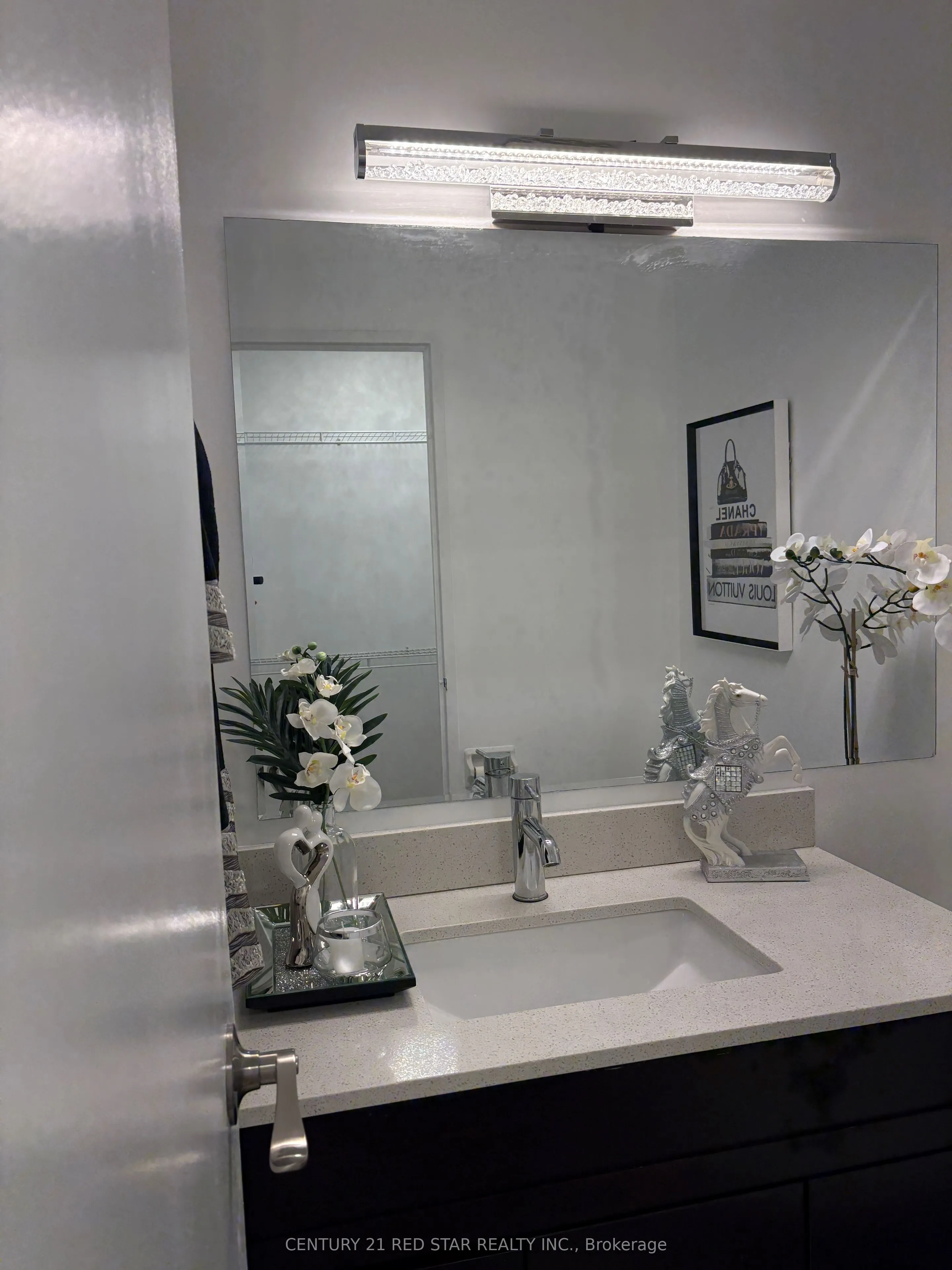 3695 Kaneff Crescent #107