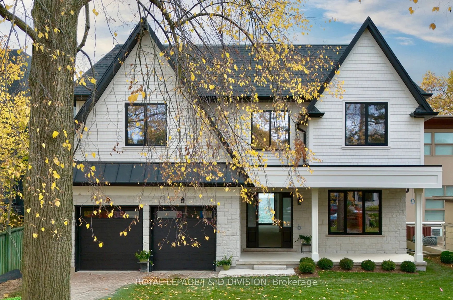 99 Lake Promenade