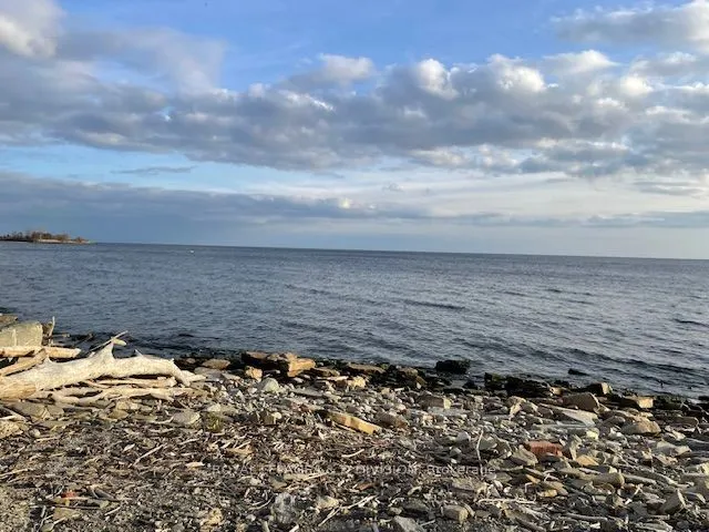 99 Lake Promenade