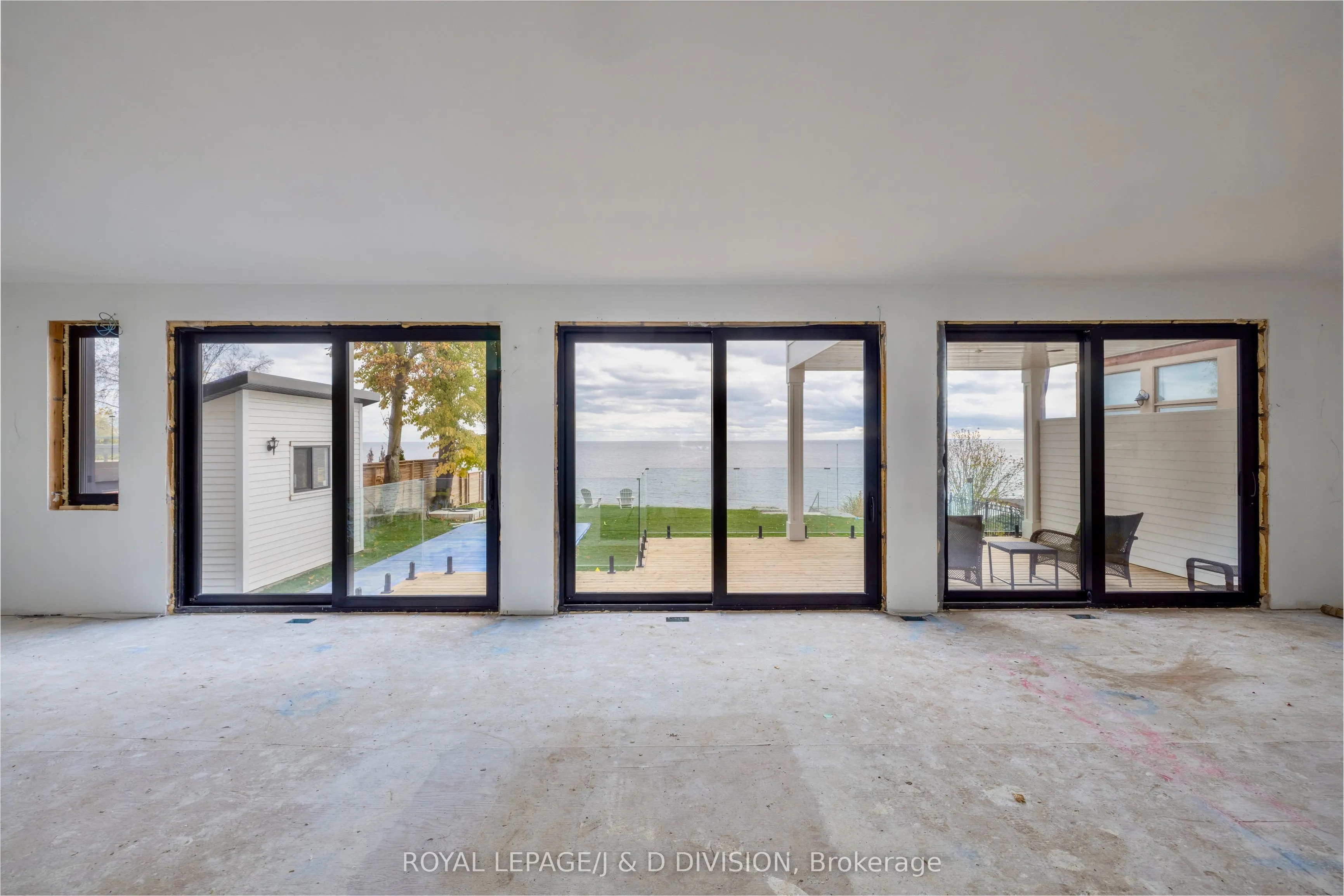 99 Lake Promenade