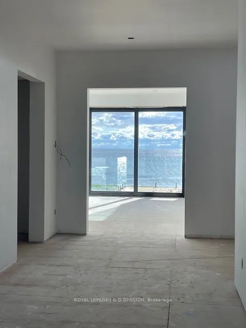99 Lake Promenade