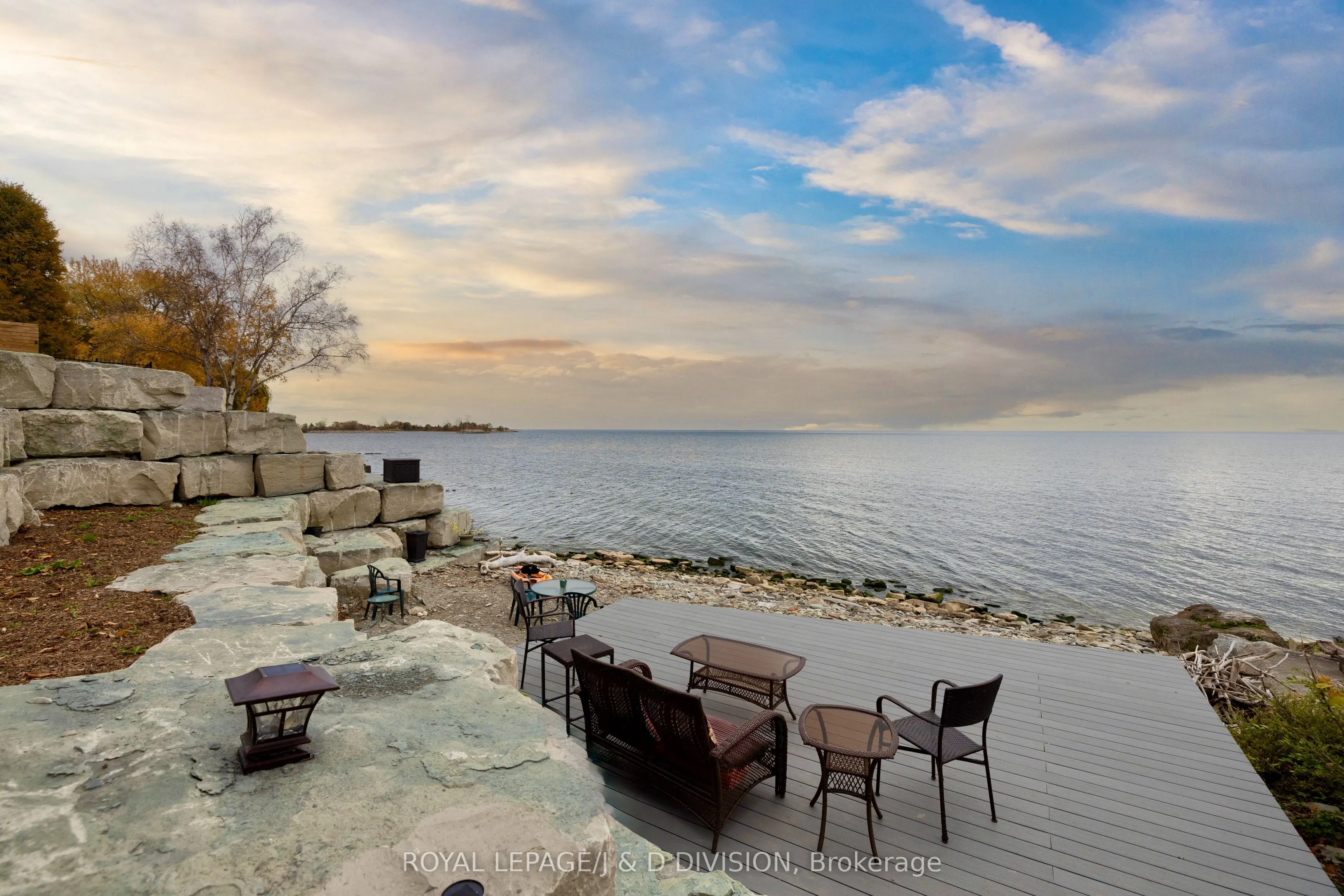99 Lake Promenade