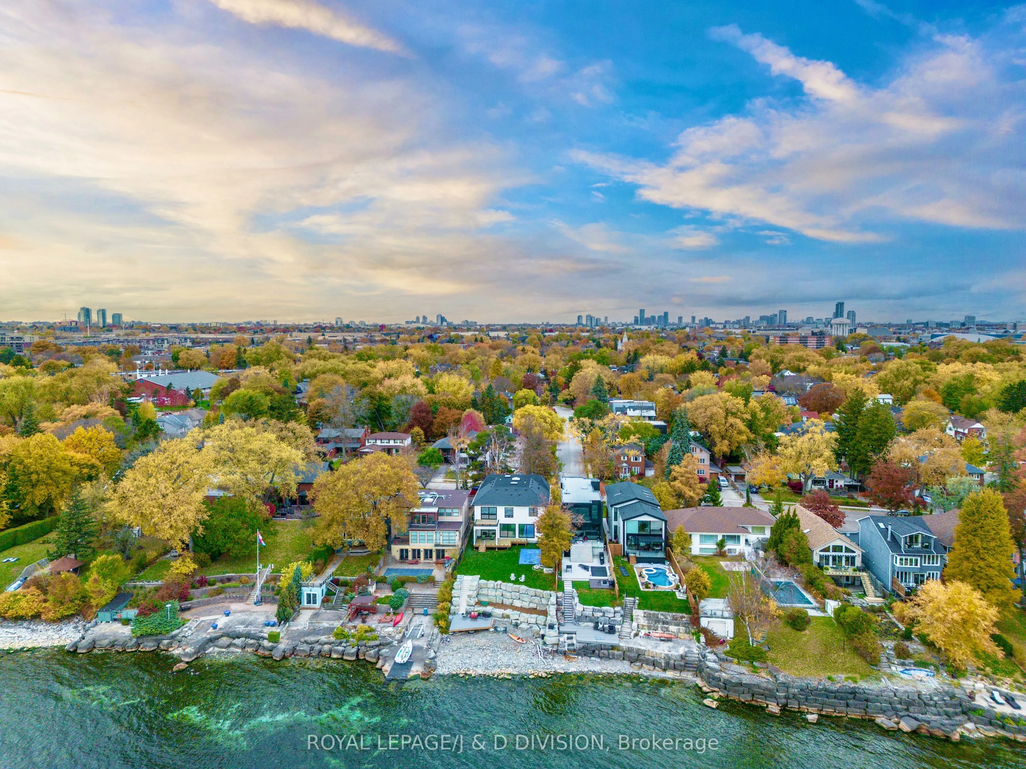 99 Lake Promenade