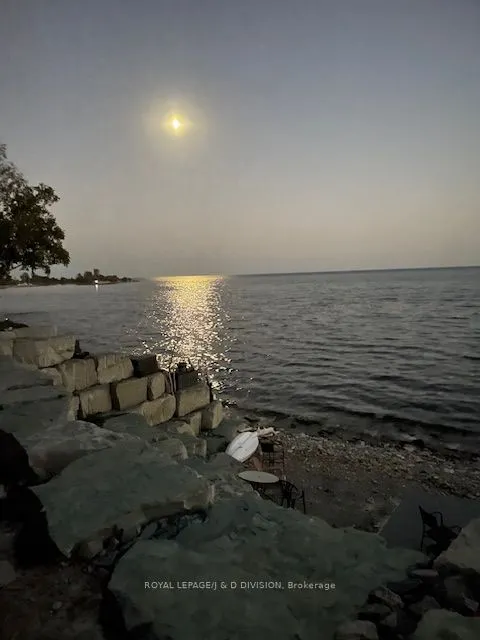 99 Lake Promenade