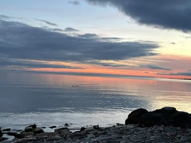 99 Lake Promenade