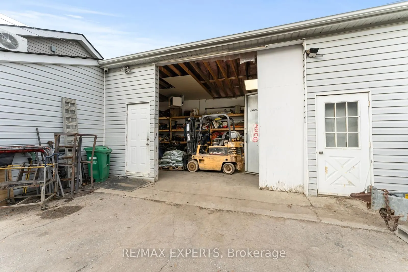 142 King Street E