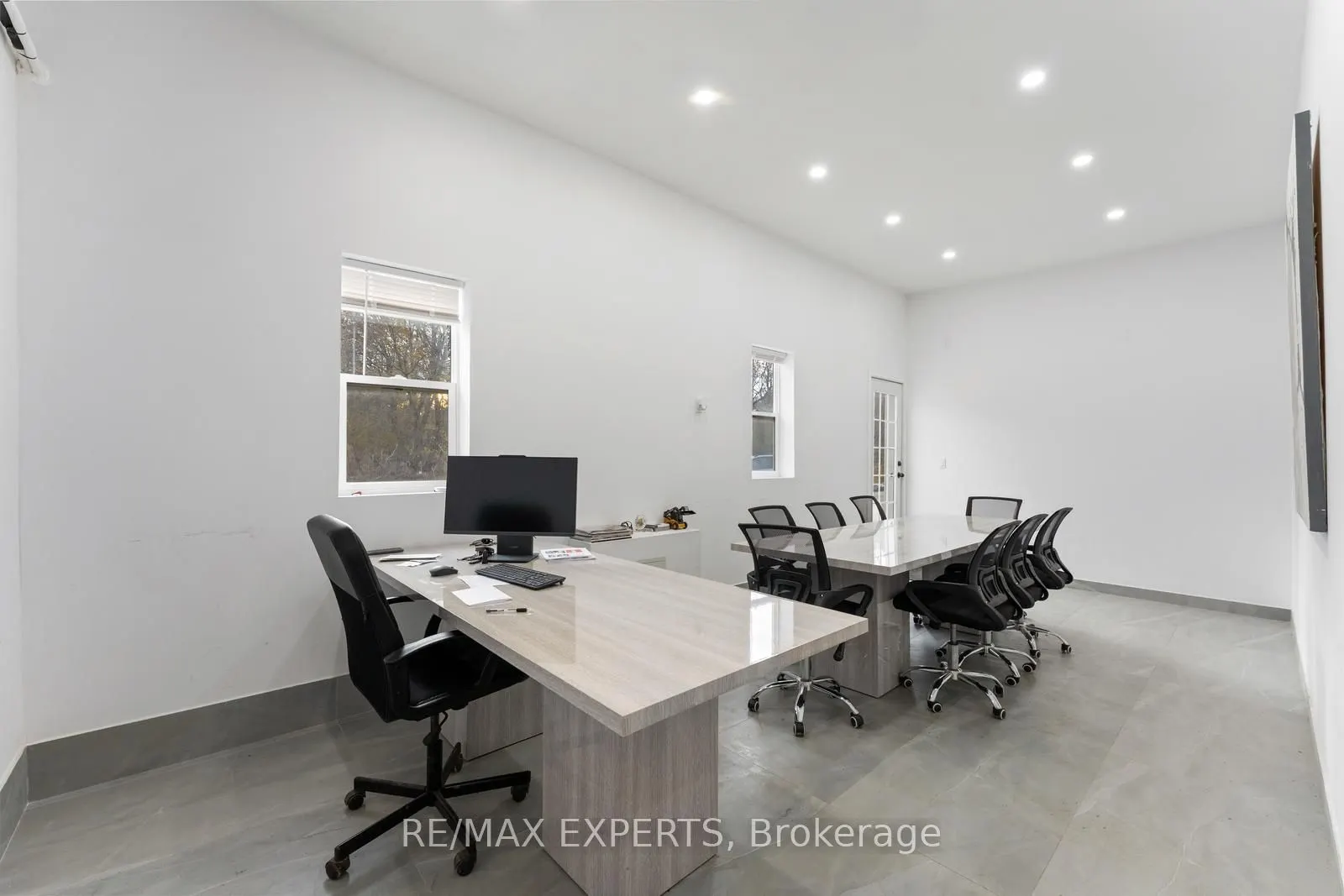 142 King Street E