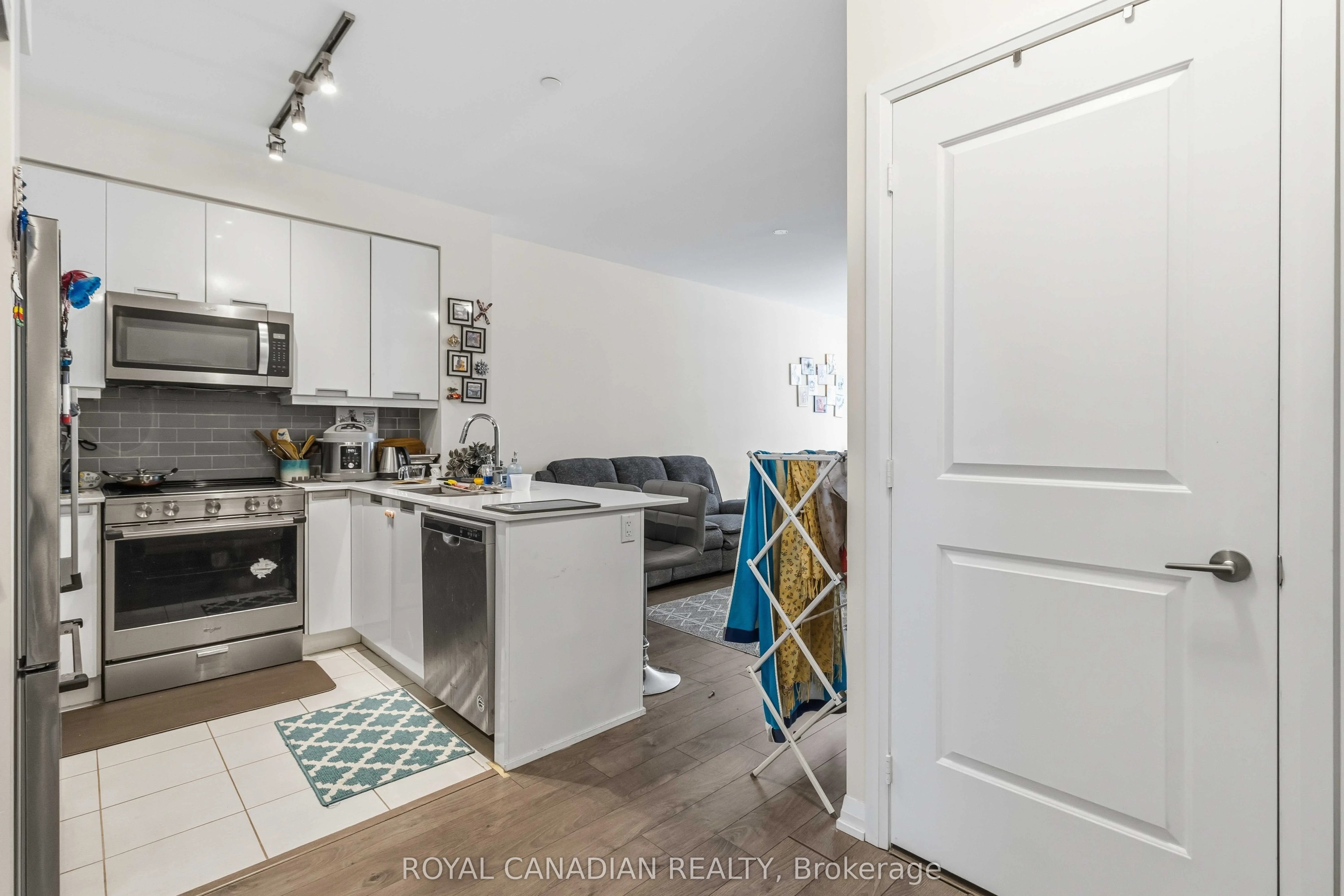 65 Watergarden Drive #1501