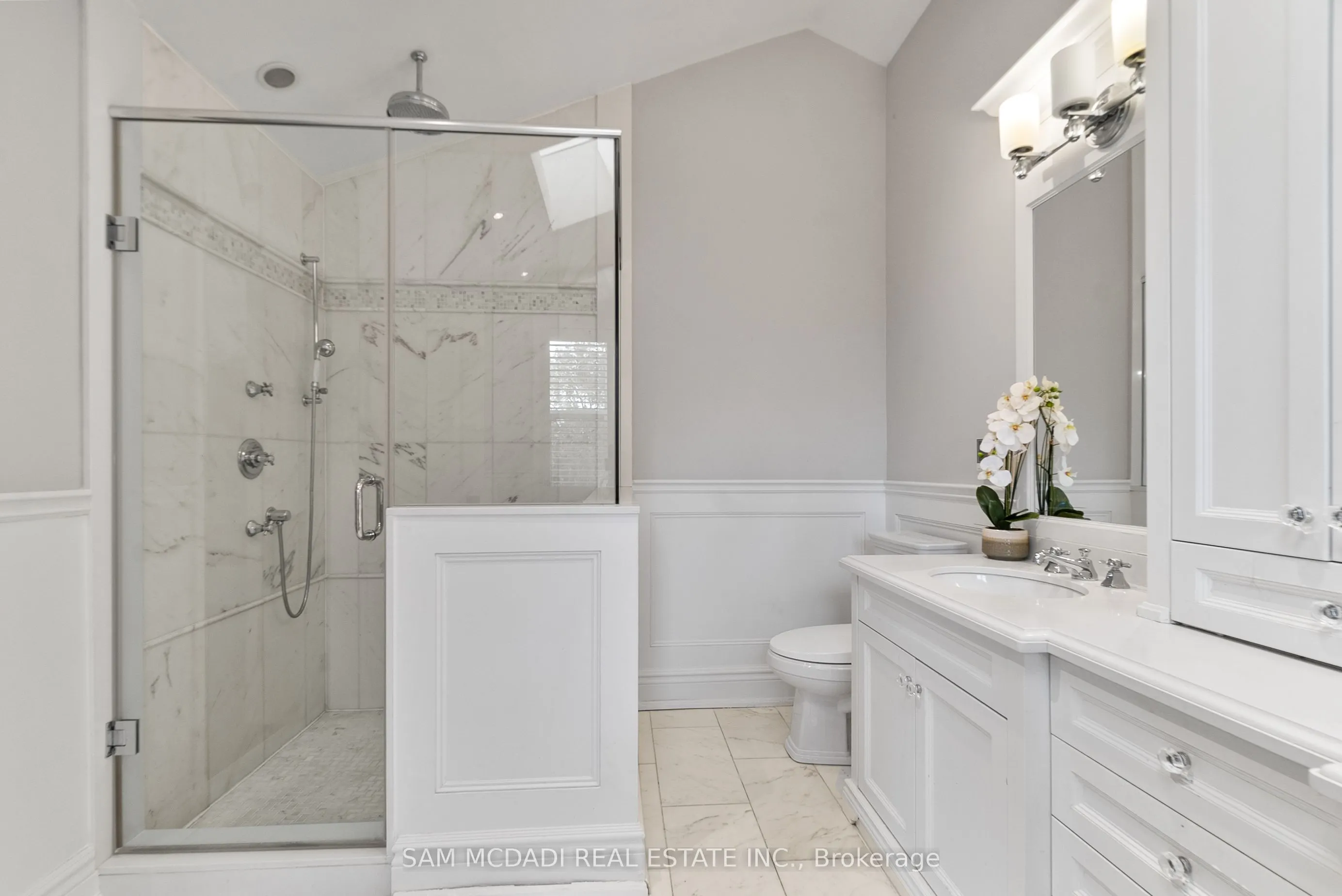 2552 Jarvis Street