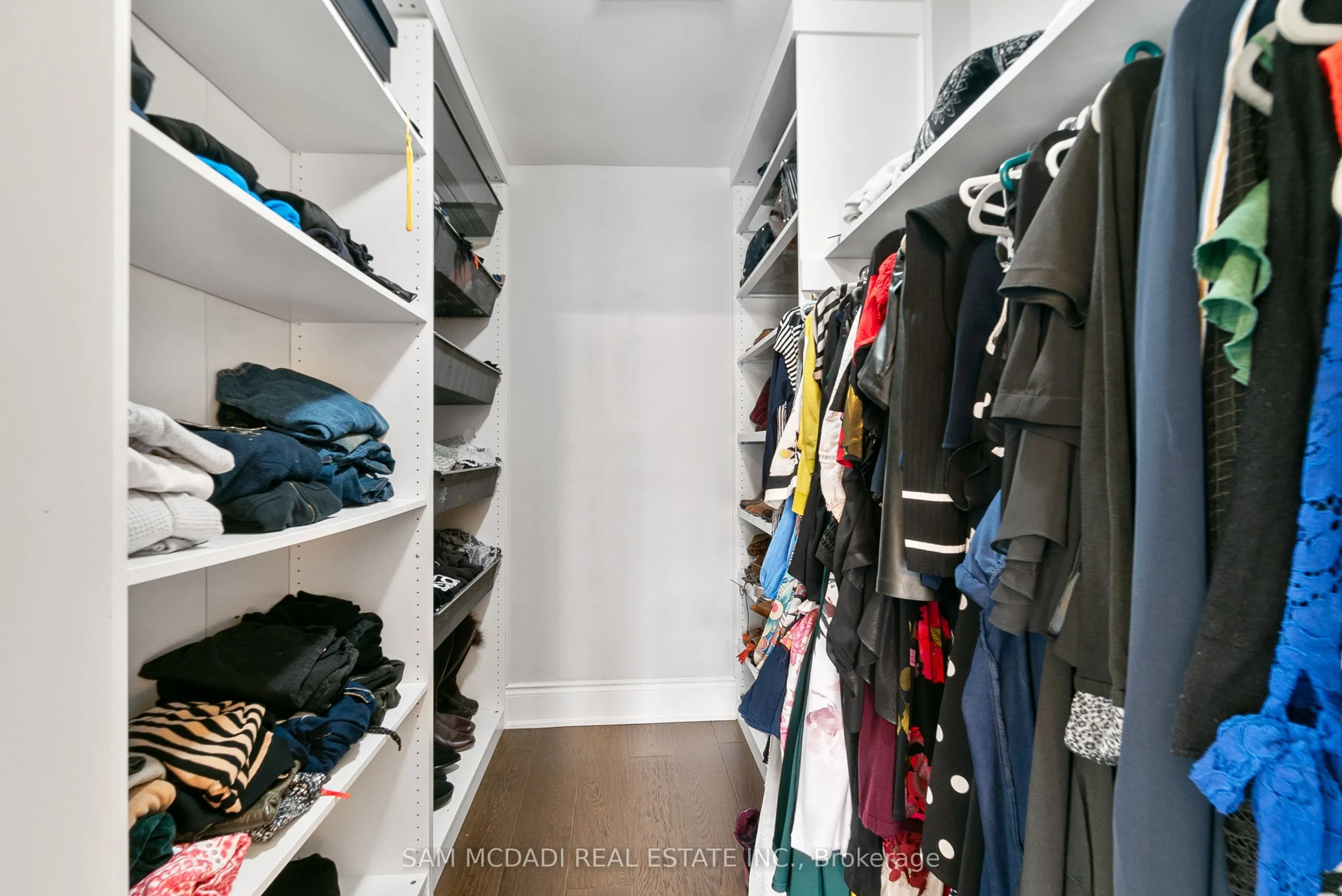 2552 Jarvis Street