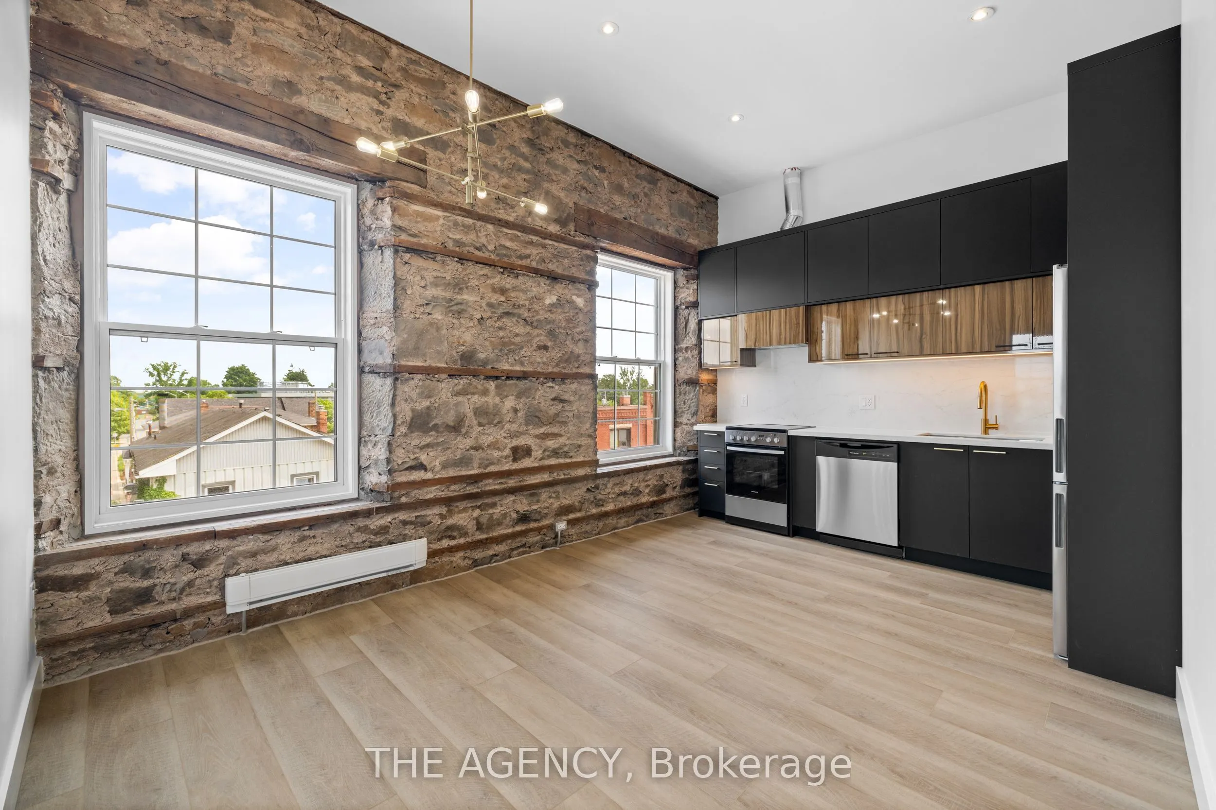 163 Main Street E #303