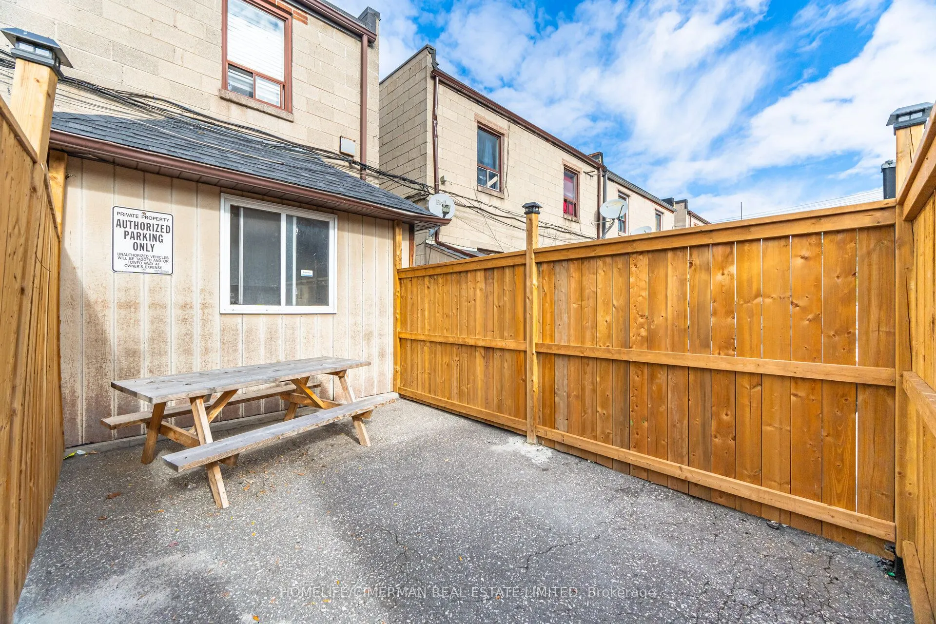2681 Eglinton Avenue W
