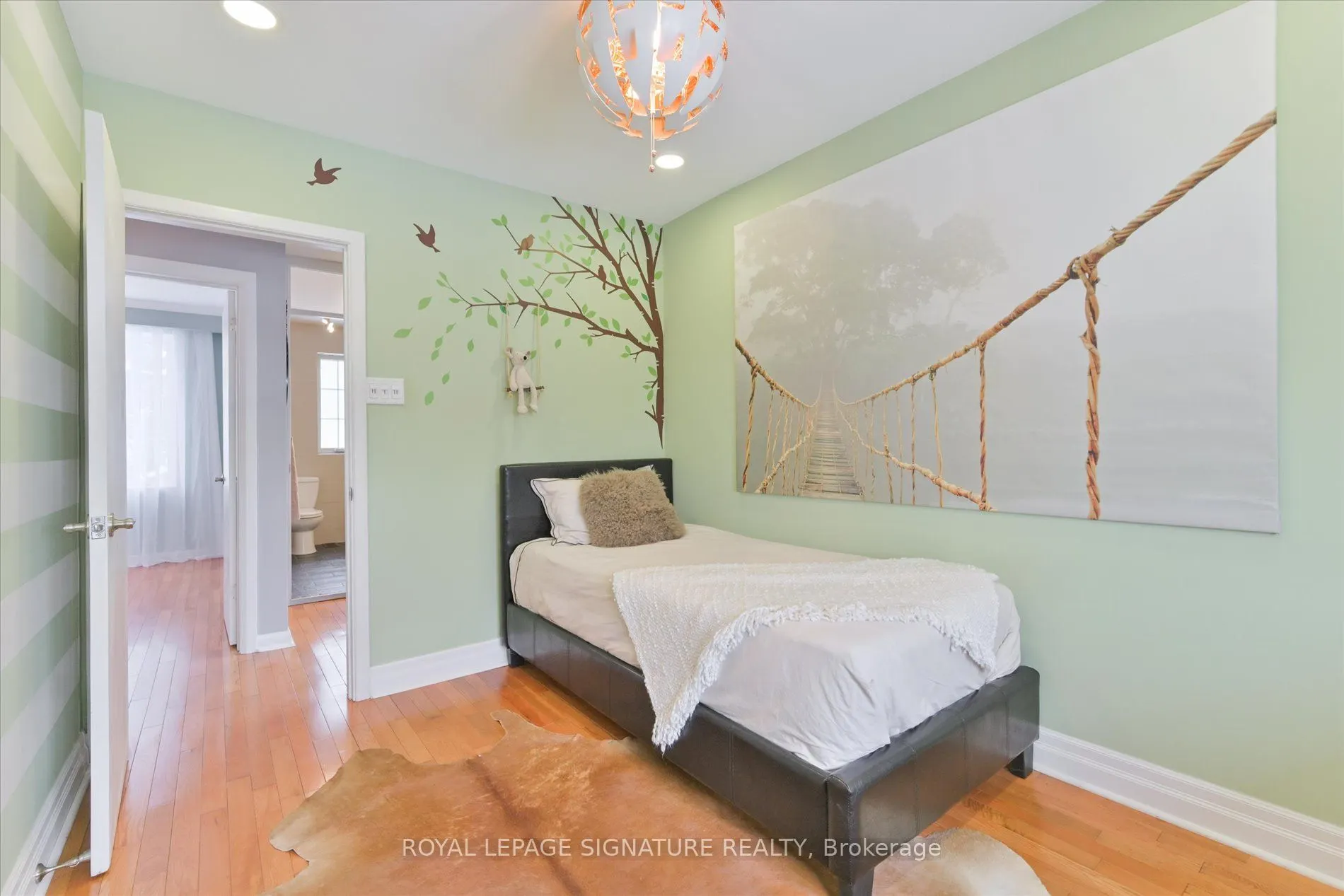 362 Silverthorn Avenue
