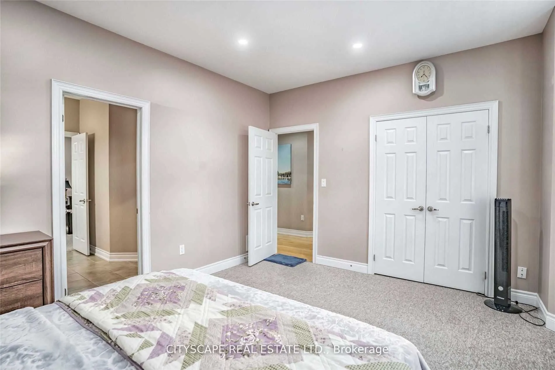 3274 Erin Centre Boulevard